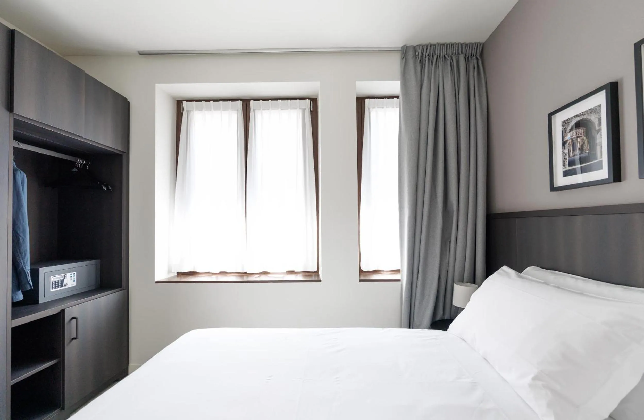 Bed in Hotel Stelvio Tirano