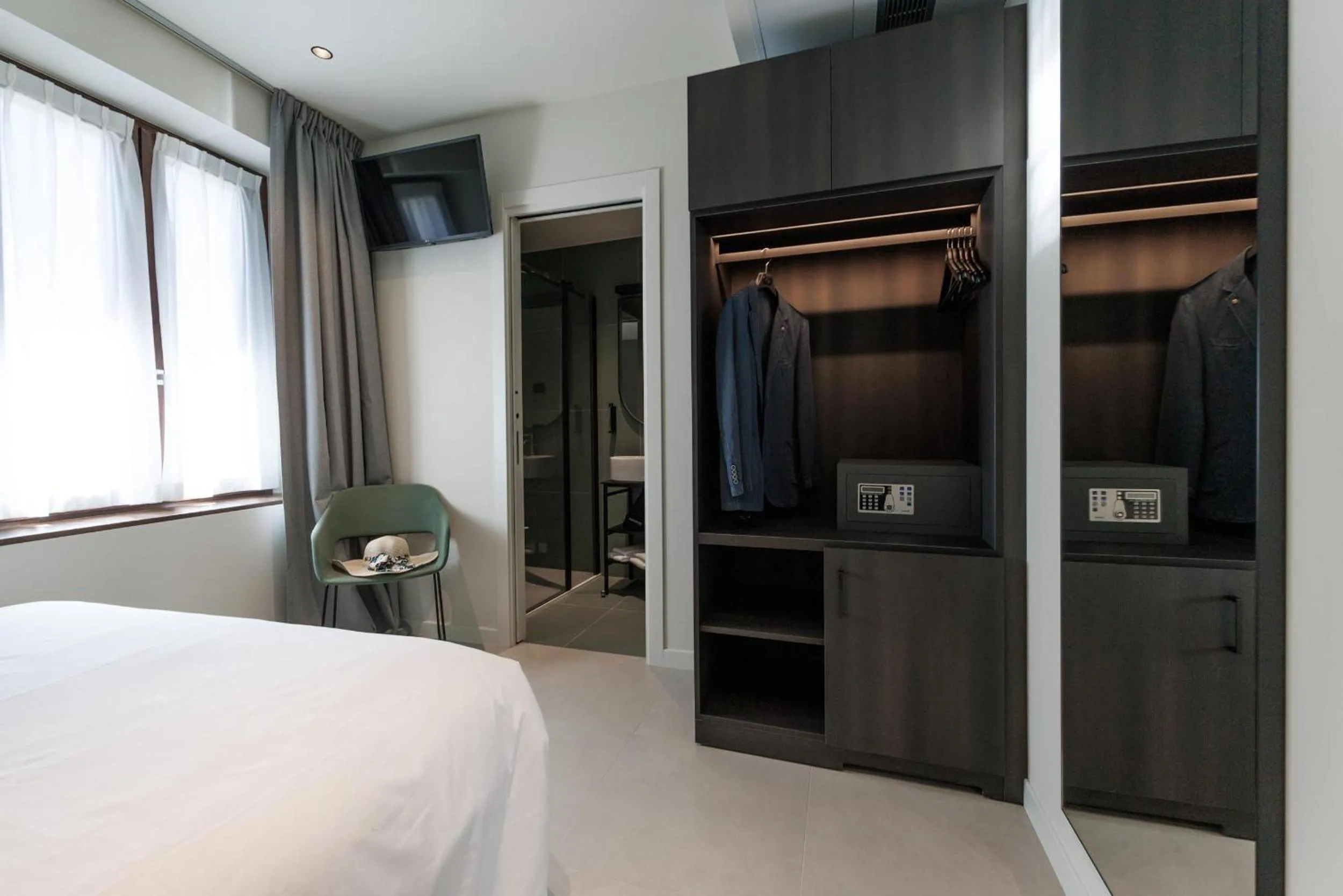 Bed in Hotel Stelvio Tirano