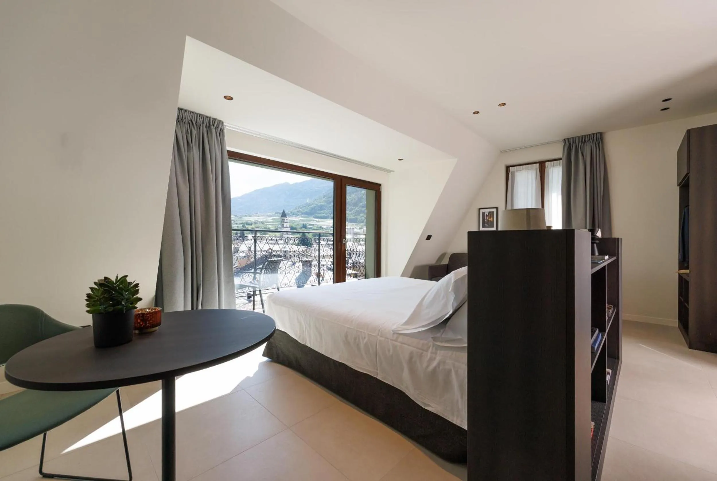 Bed in Hotel Stelvio Tirano