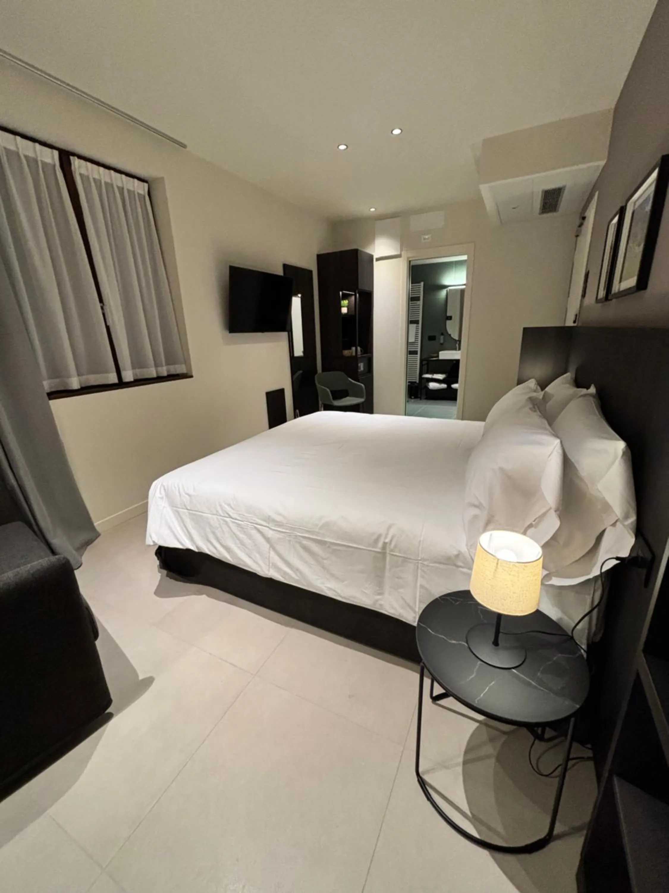 Photo of the whole room, Bed in Hotel Stelvio Tirano