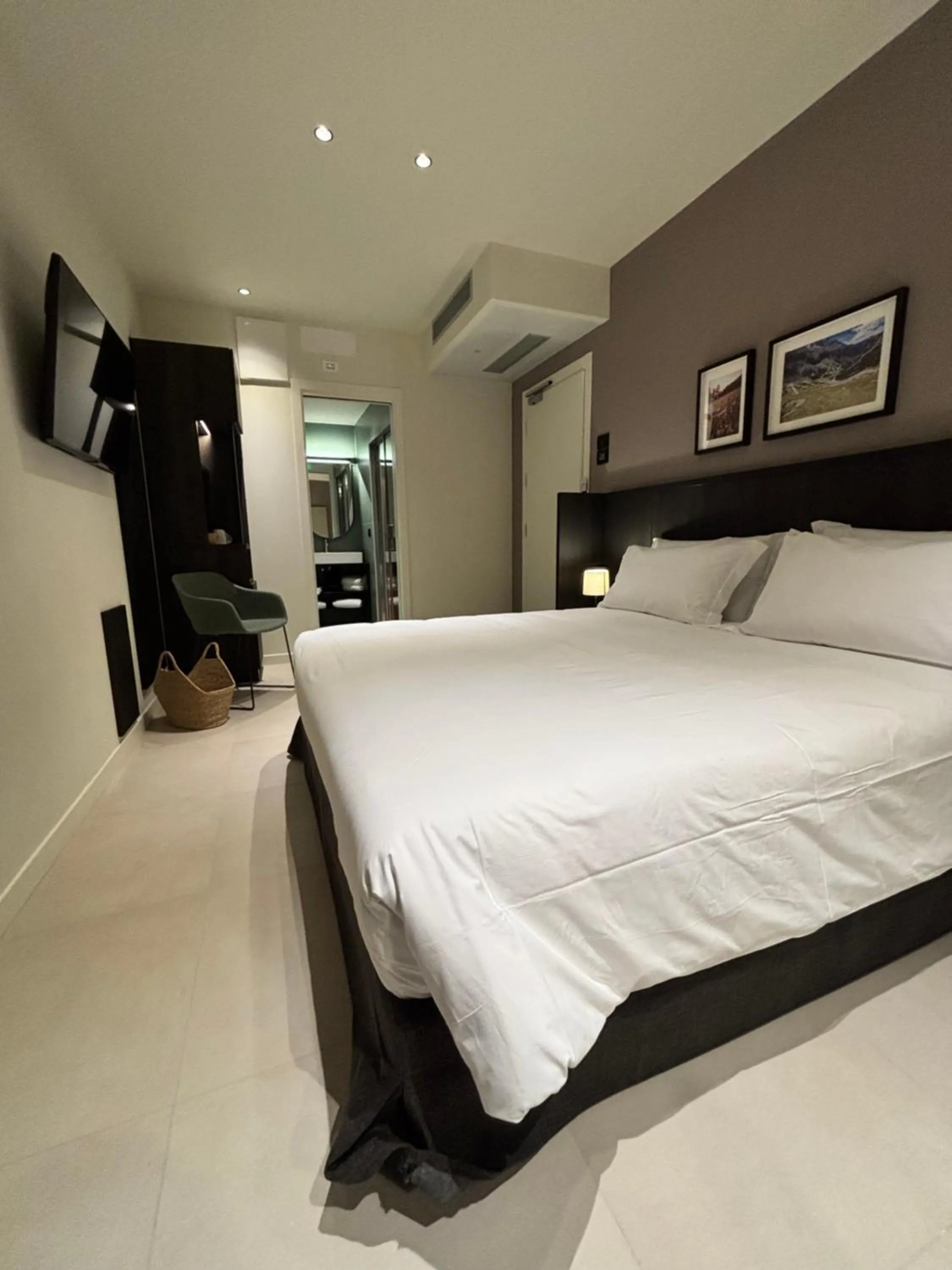 Photo of the whole room, Bed in Hotel Stelvio Tirano