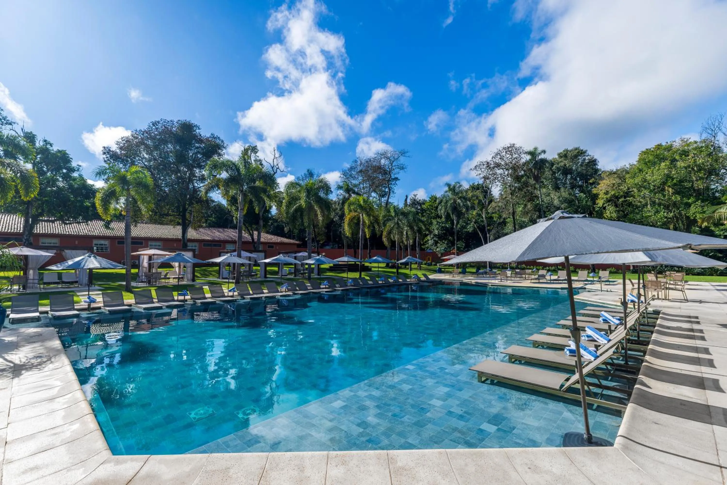 Swimming pool in Sanma Hotel