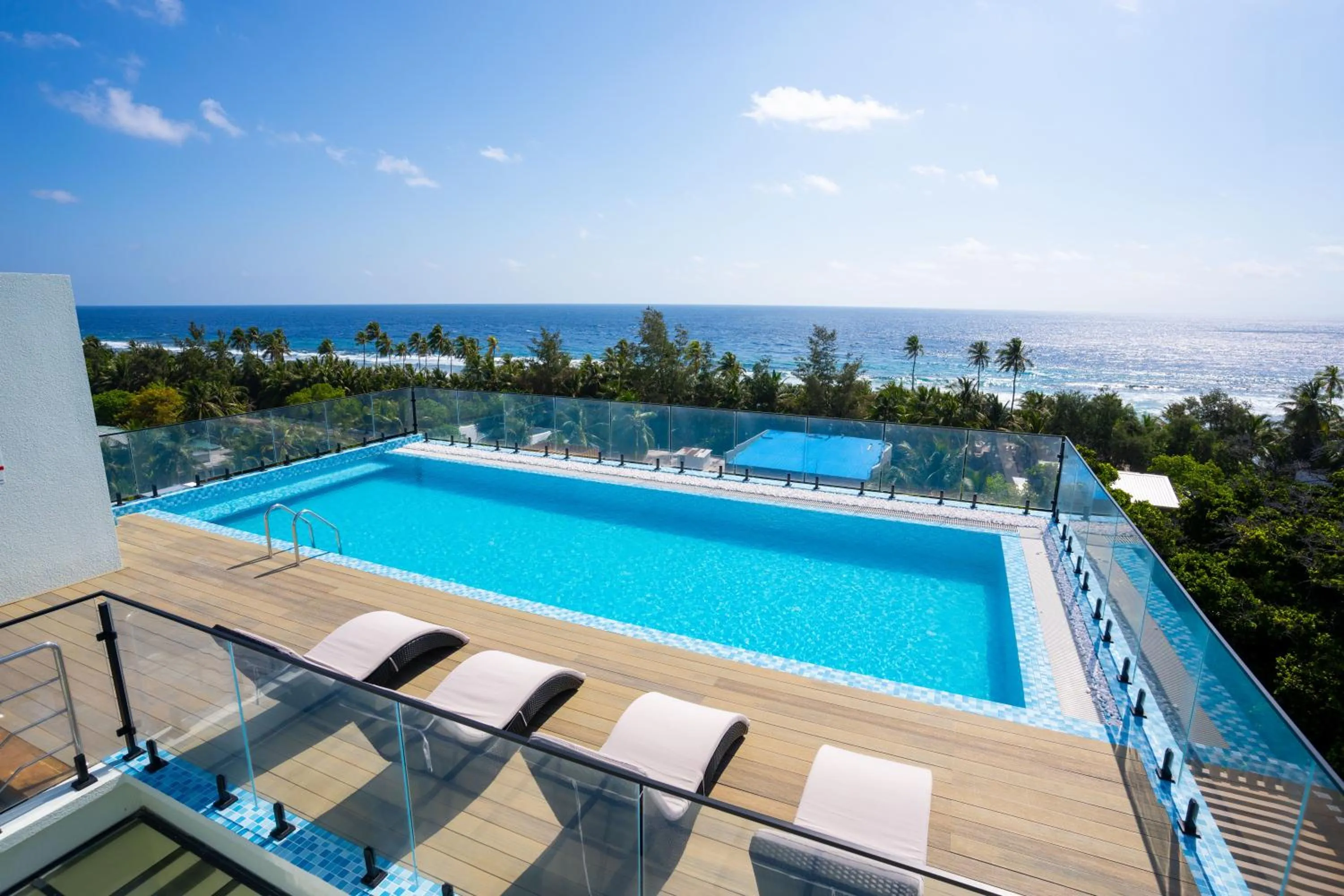 Day in Ocean Pearl Family Suite
