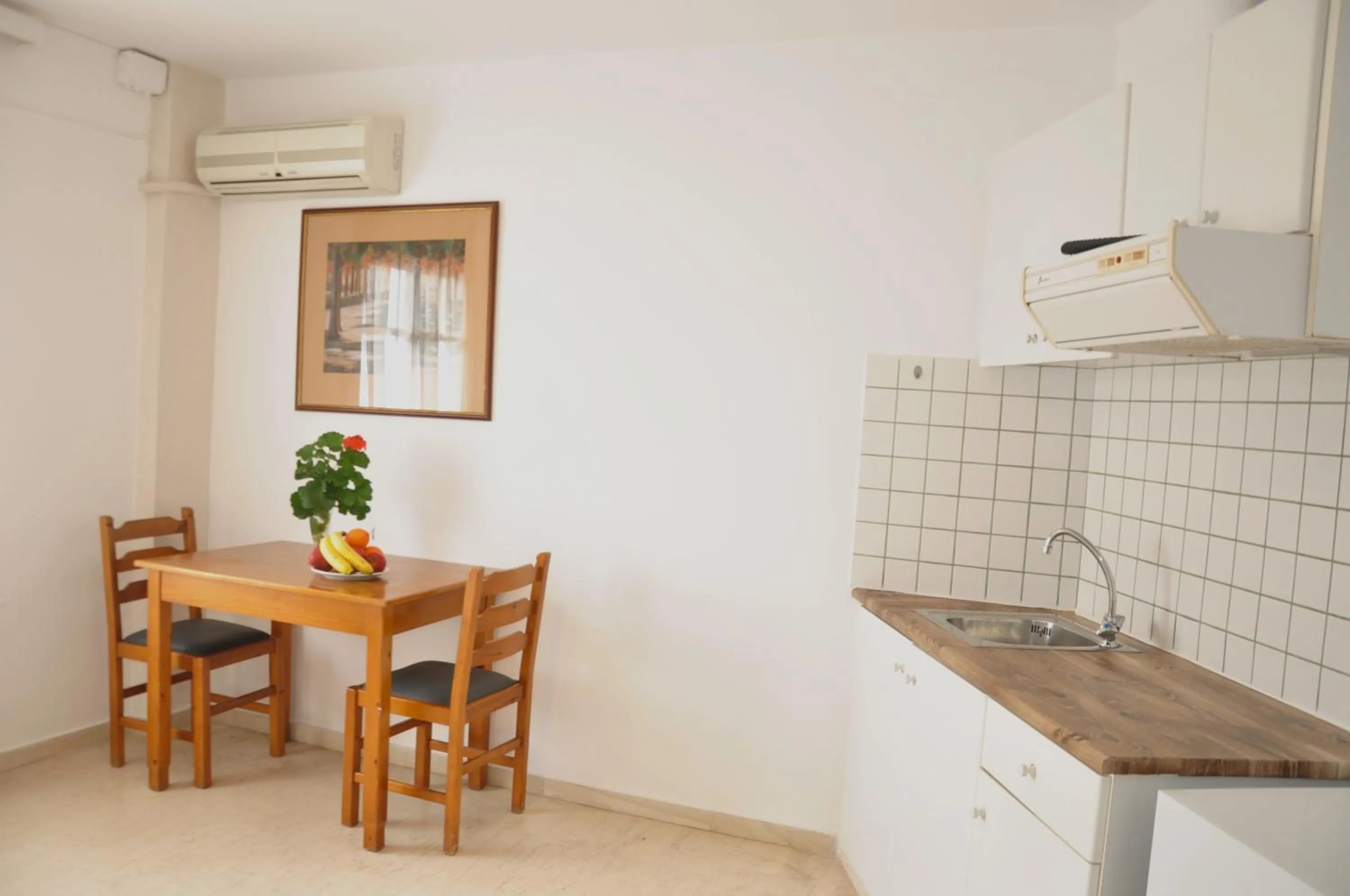 Dining area in Helen Suites