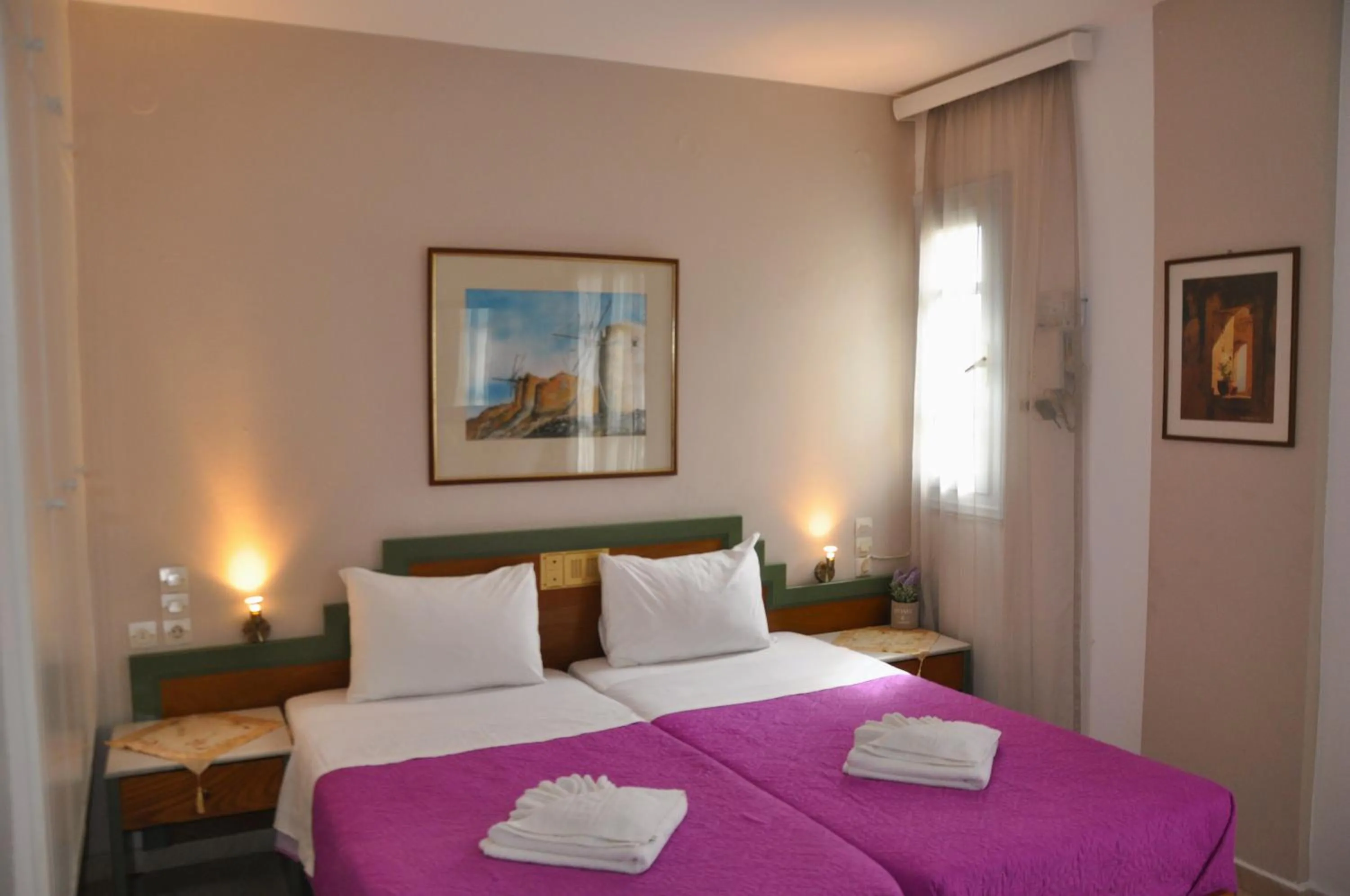 Bedroom, Bed in Helen Suites