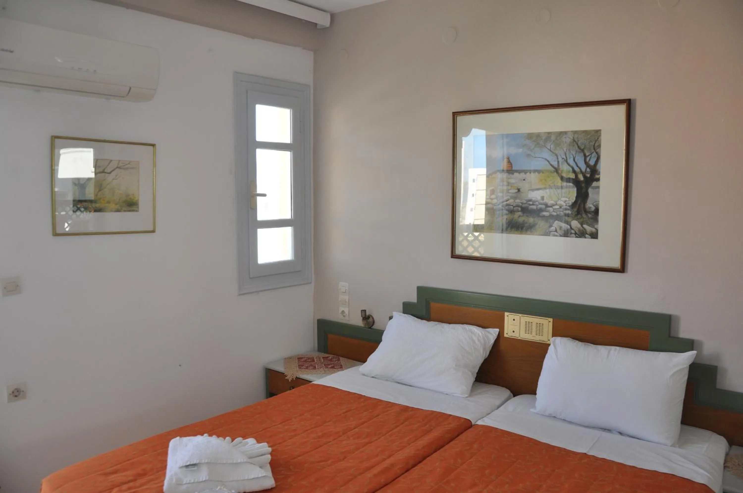 Bedroom, Bed in Helen Suites