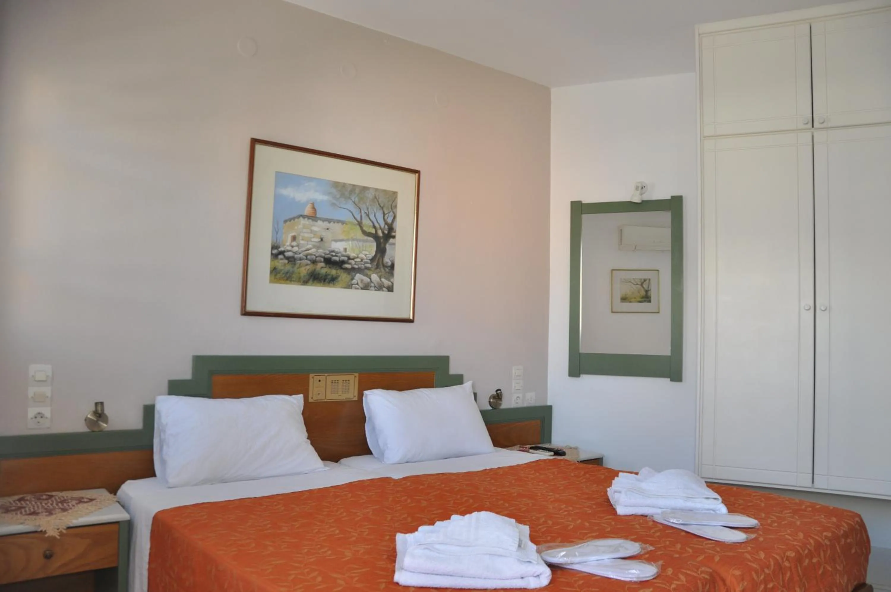 Bedroom, Bed in Helen Suites