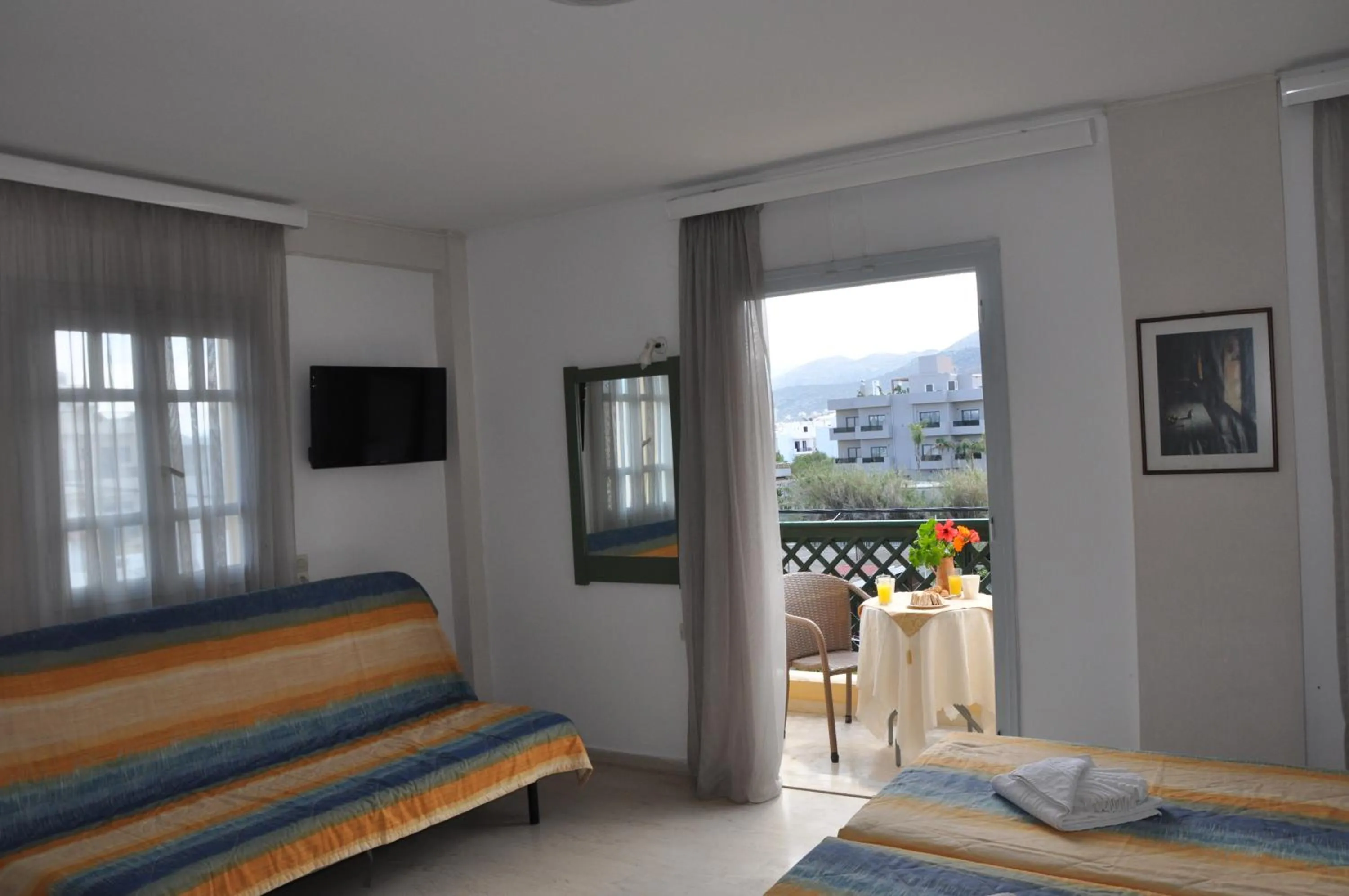 Balcony/Terrace, Bed in Helen Suites