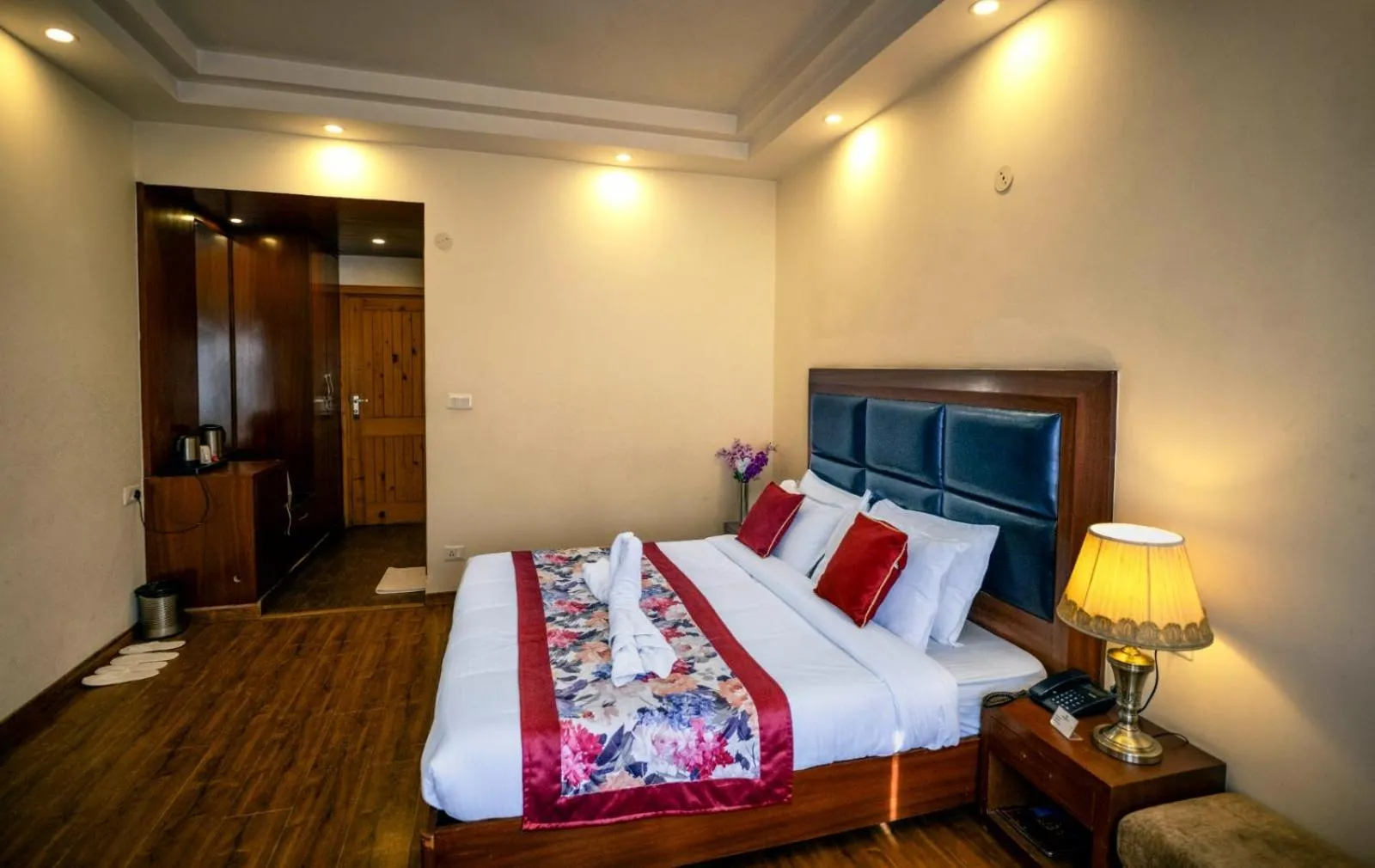 Bed in Azure Chandertal Regency Hotel And Spa