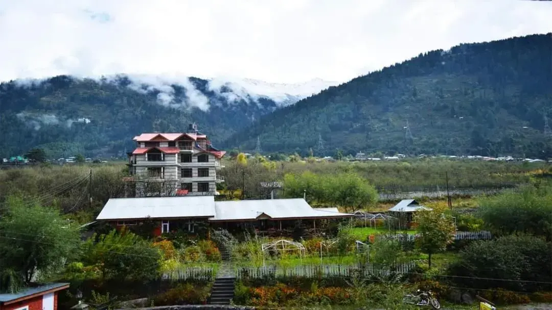 Mountain view in Azure Chandertal Regency Hotel And Spa Mountain view in Azure Chandertal Regency Hotel And Spa