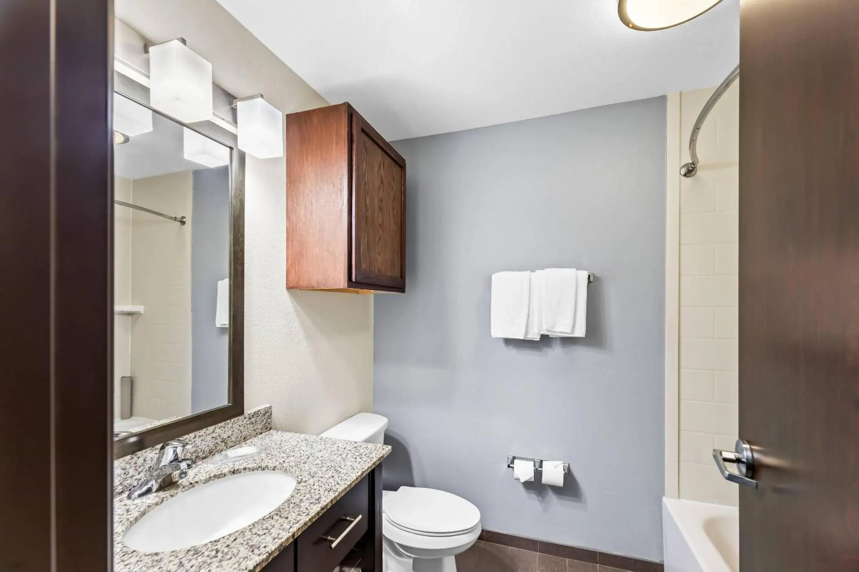 Bedroom in MainStay Suites Lufkin Bedroom in MainStay Suites Lufkin