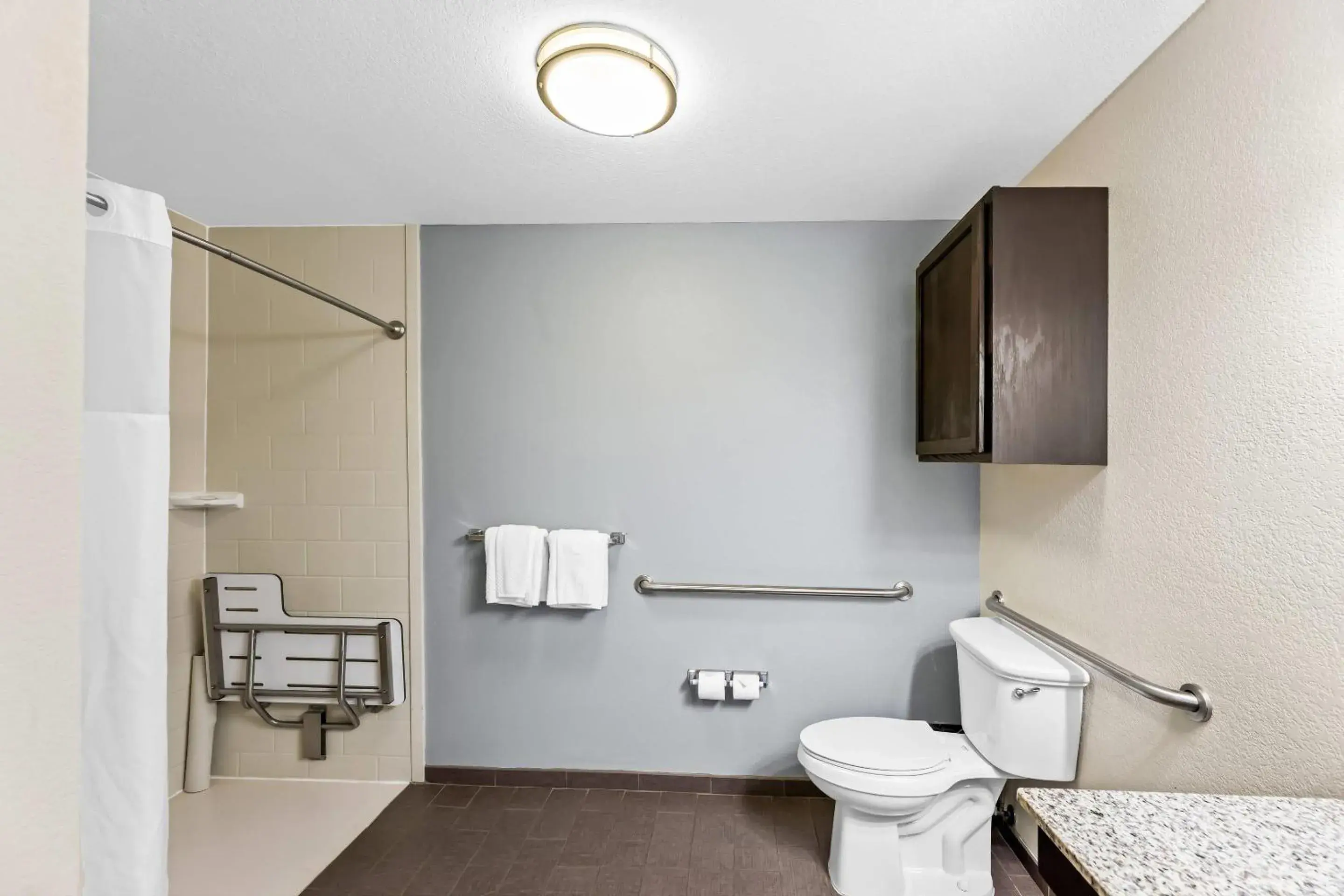 Bedroom in MainStay Suites Lufkin Bedroom in MainStay Suites Lufkin