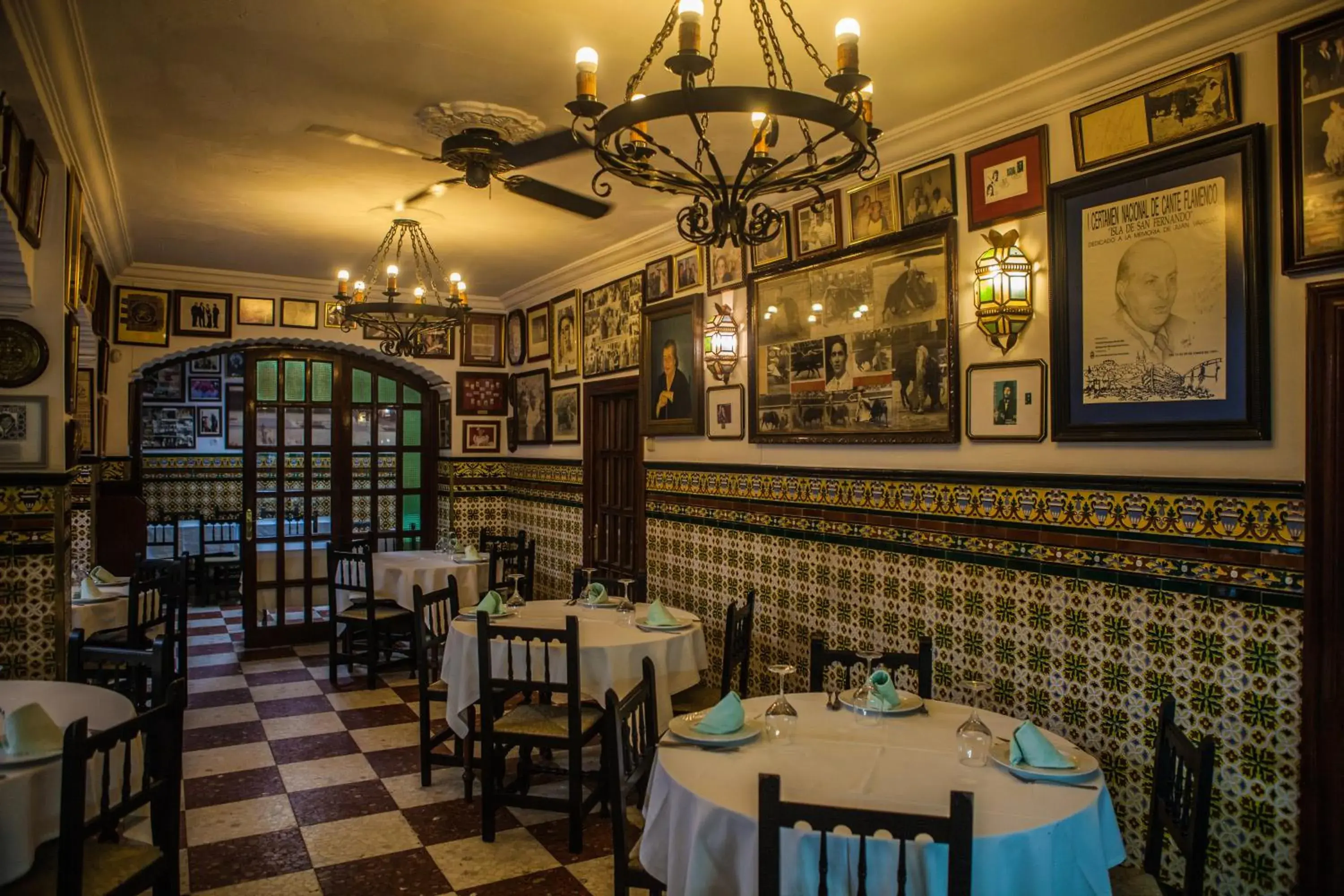 Restaurant/places to eat in Estudios Turísticos Bahia Sur Restaurant/places to eat in Estudios Turísticos Bahia Sur