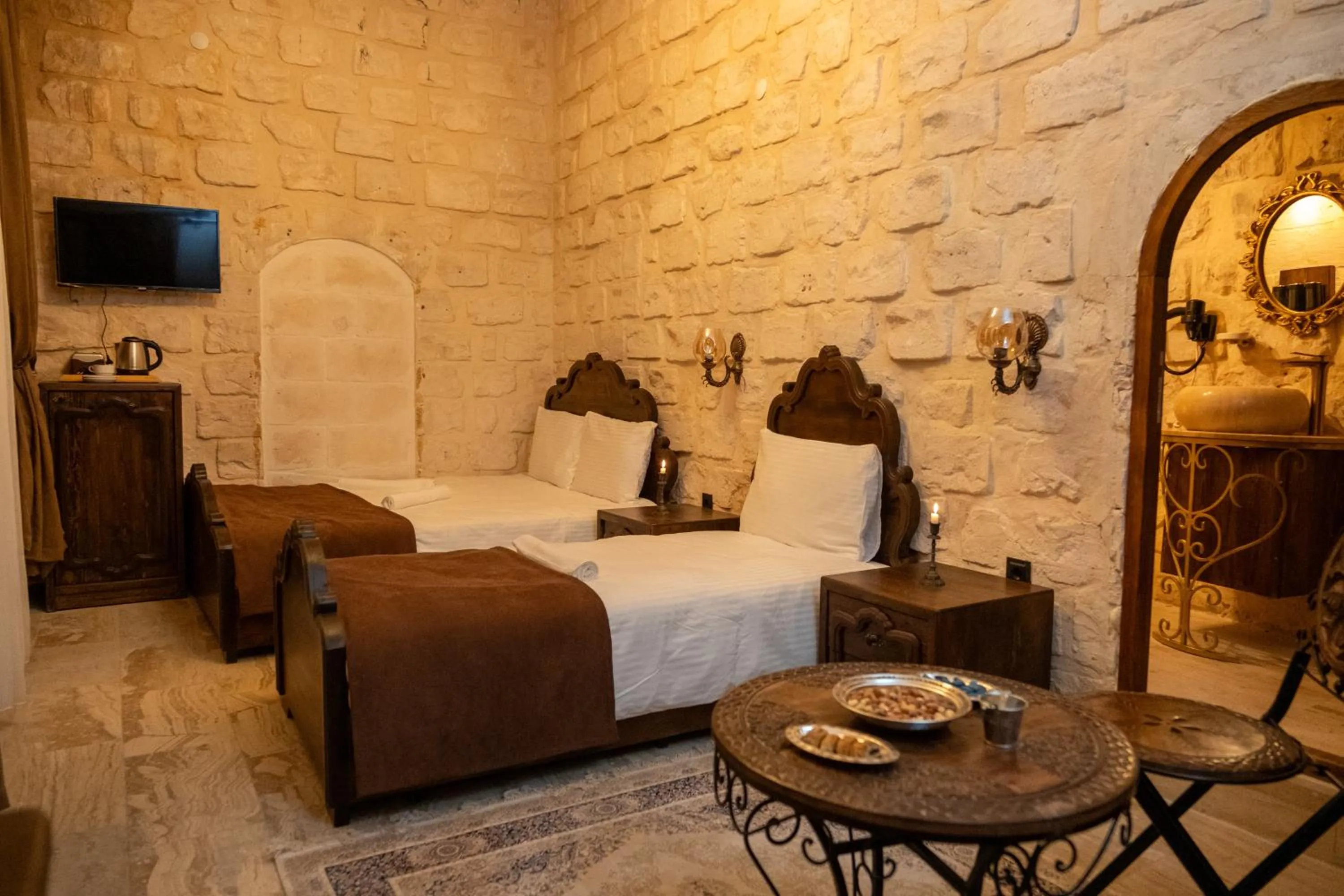 Living room, Bed in Marinut Konağı