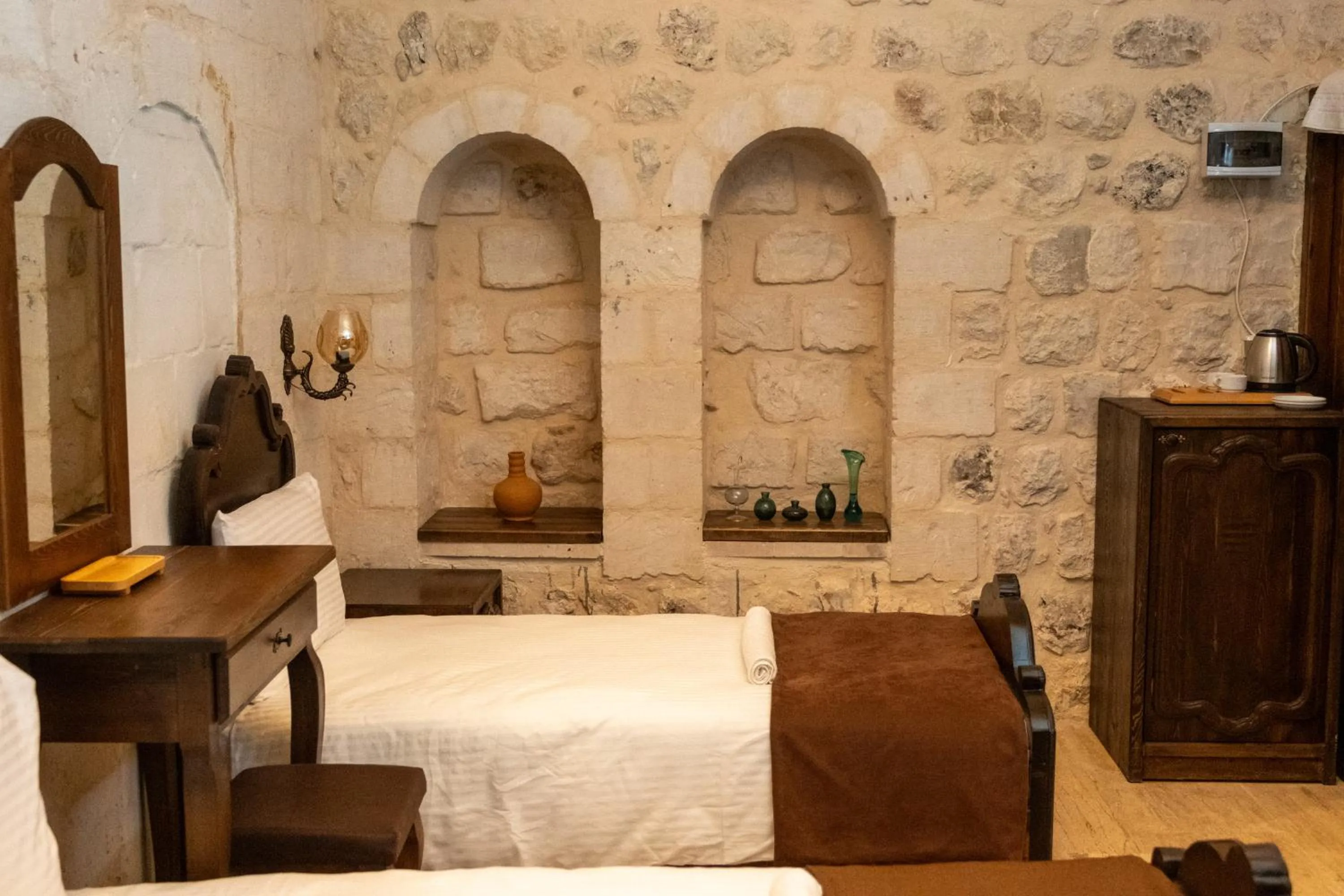 Photo of the whole room, Bed in Marinut Konağı