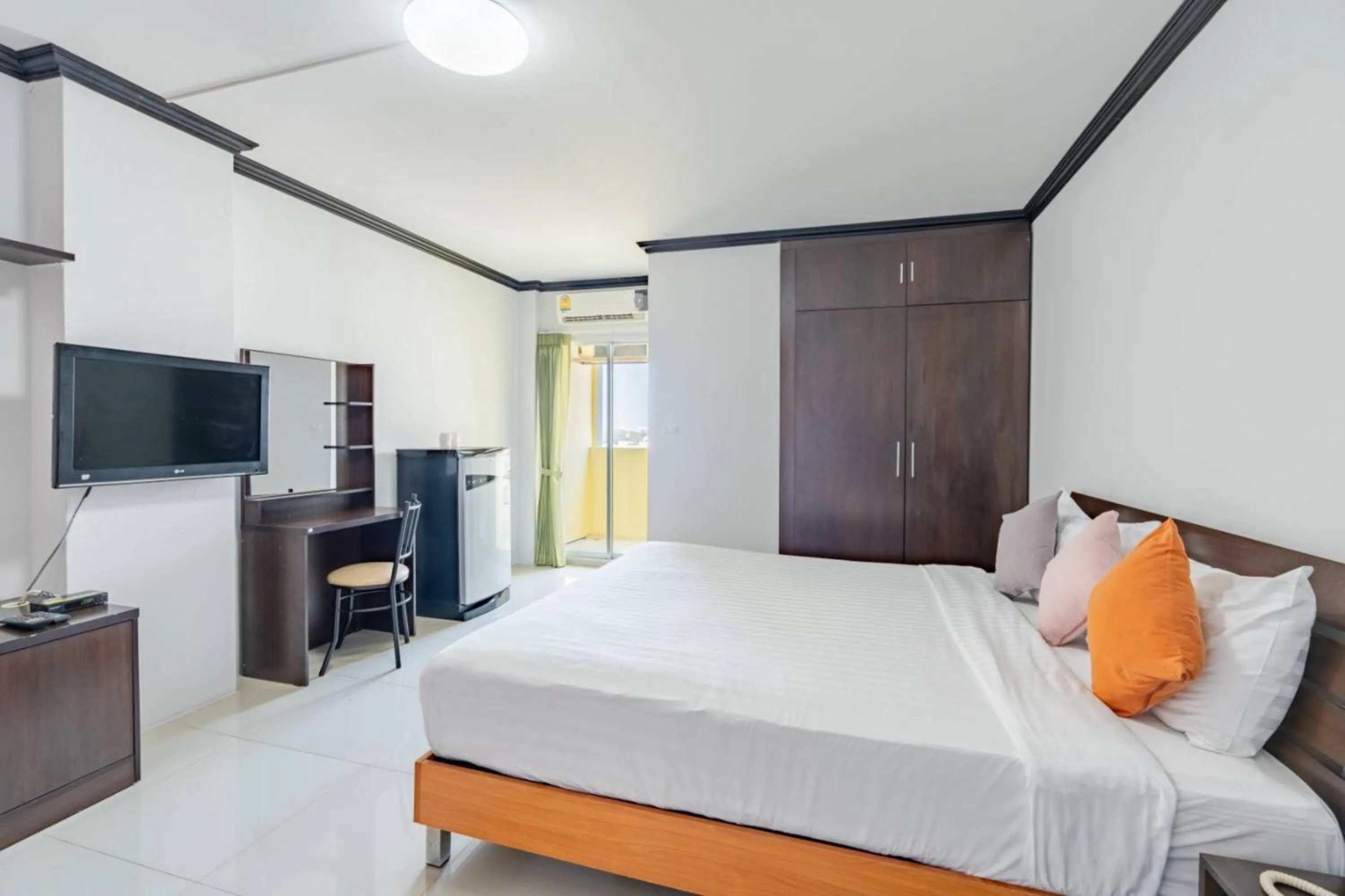 Bed in One Residence Navanakorn