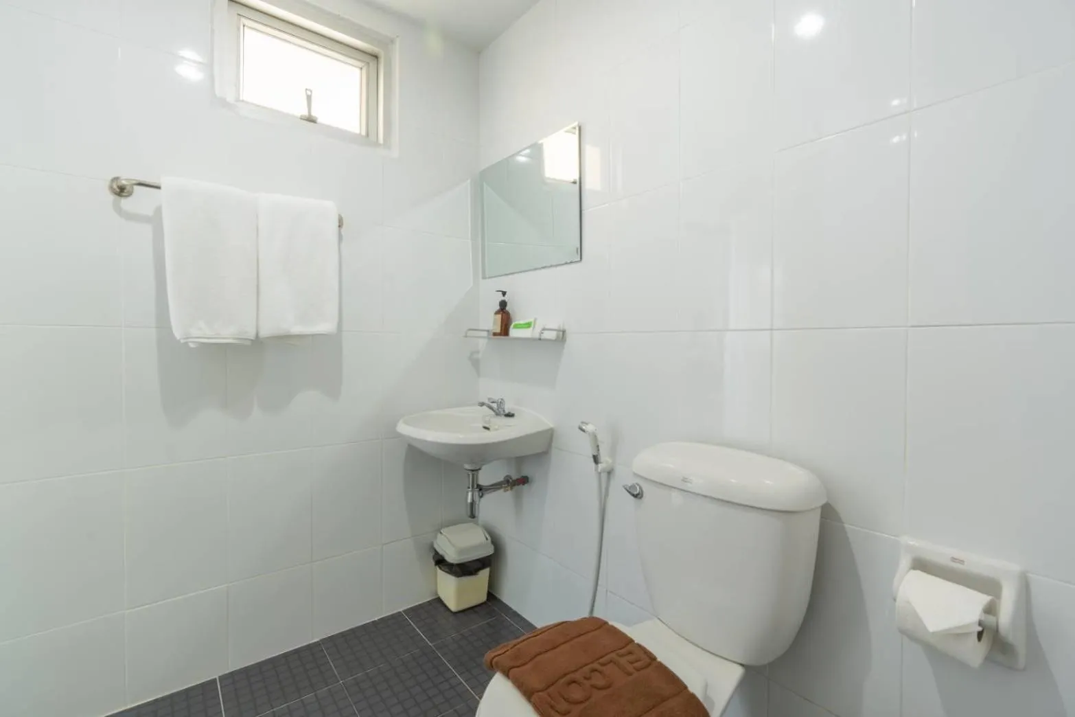 Shower in One Residence Navanakorn