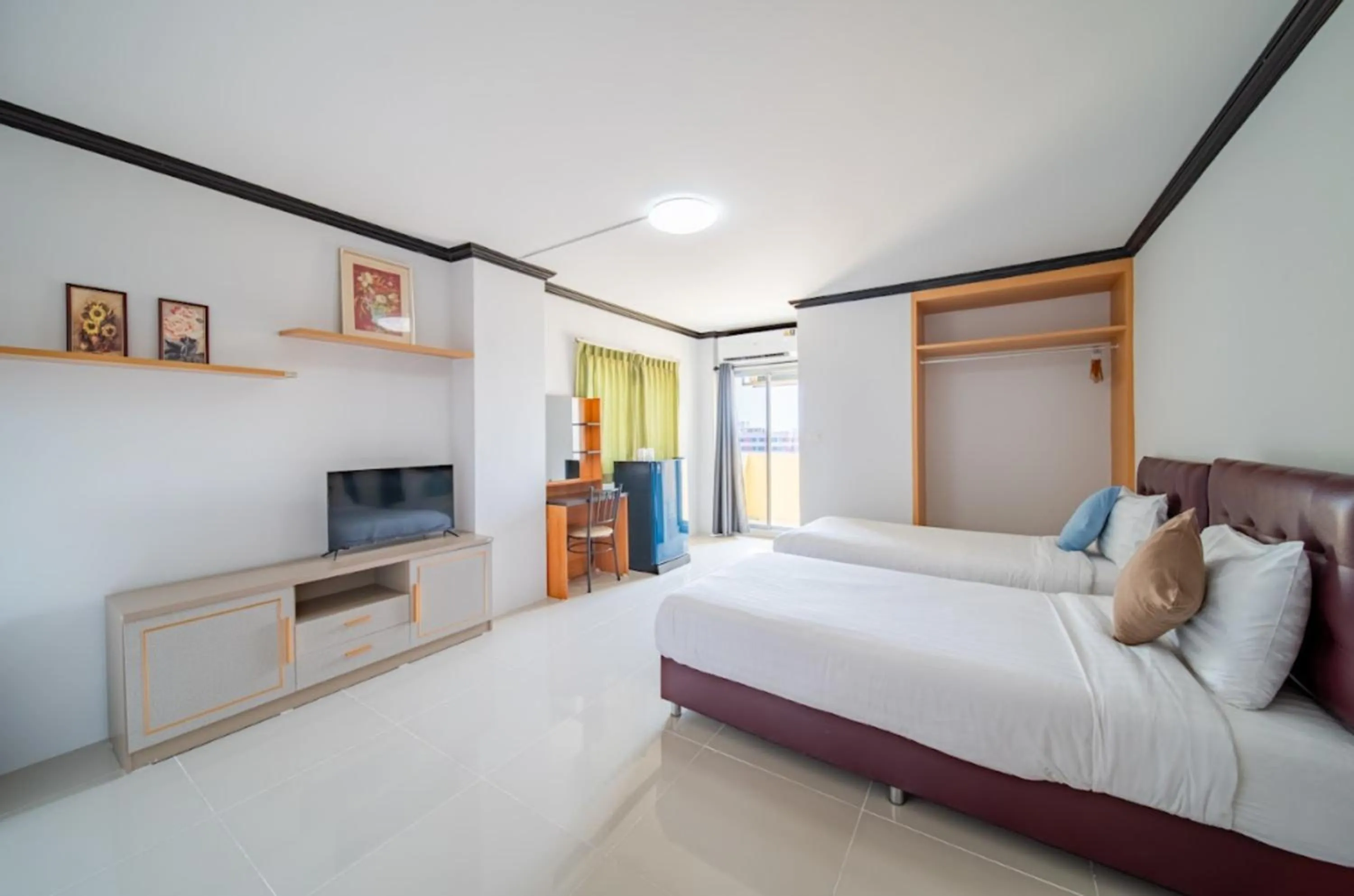 Bed in One Residence Navanakorn