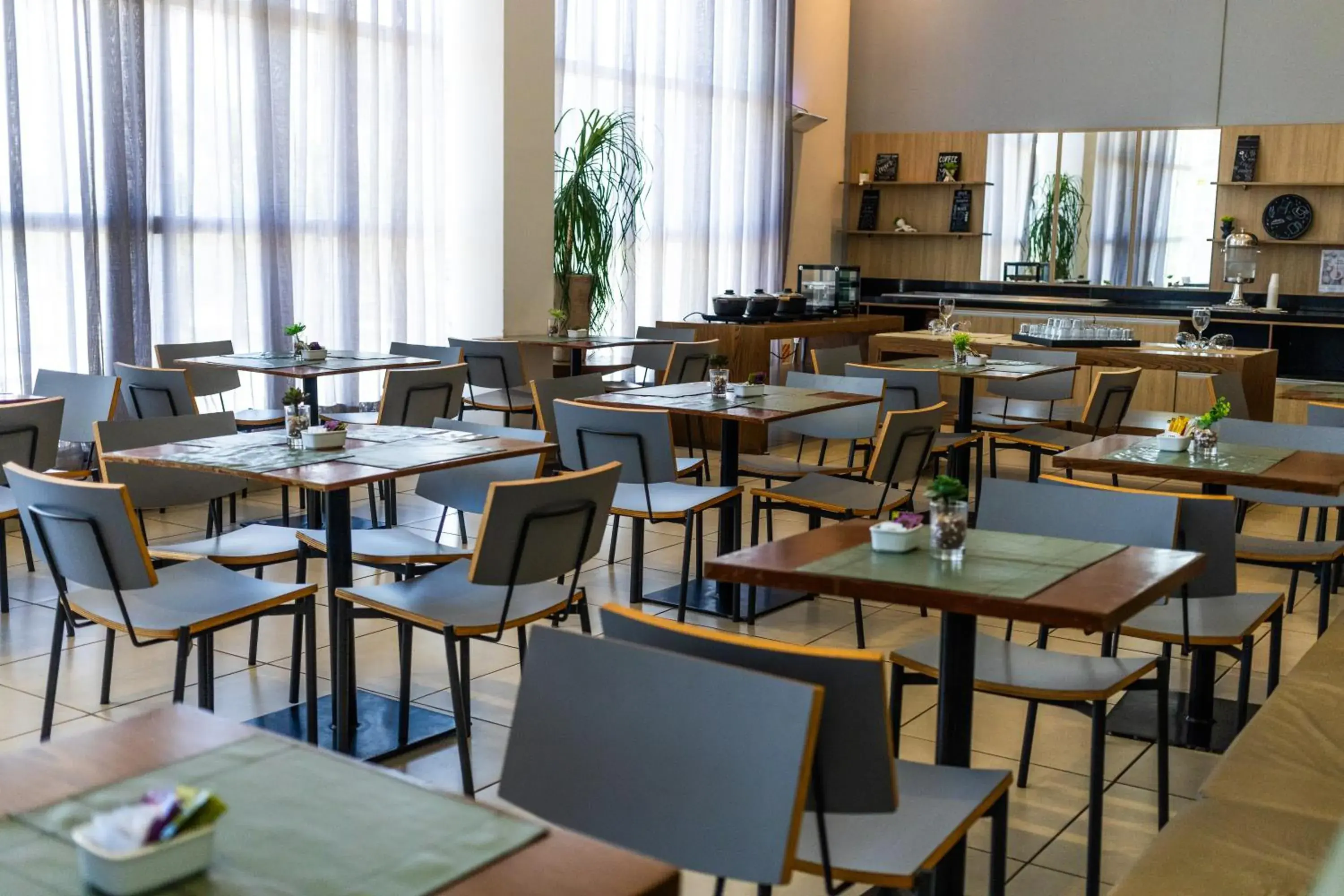 Restaurant/places to eat in Tulip Inn Campos dos Goytacazes Restaurant/places to eat in Tulip Inn Campos dos Goytacazes