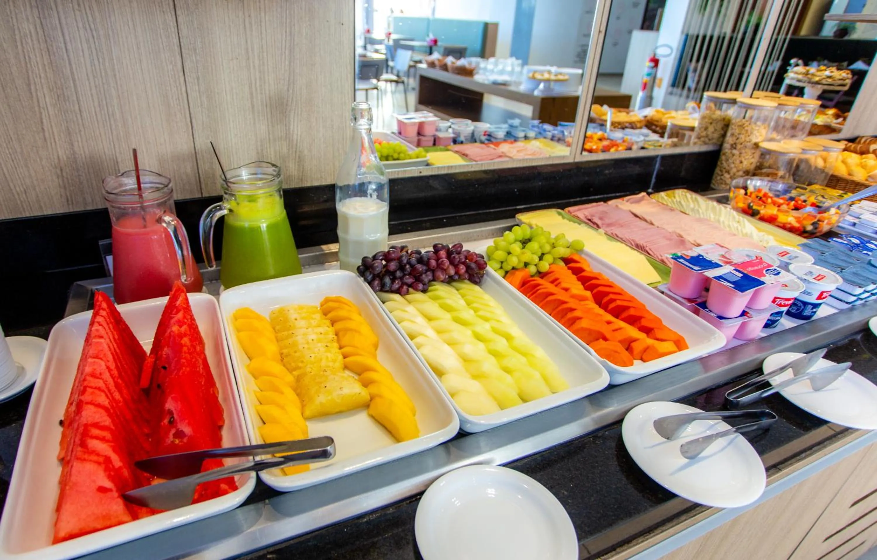 Breakfast in Tulip Inn Campos dos Goytacazes