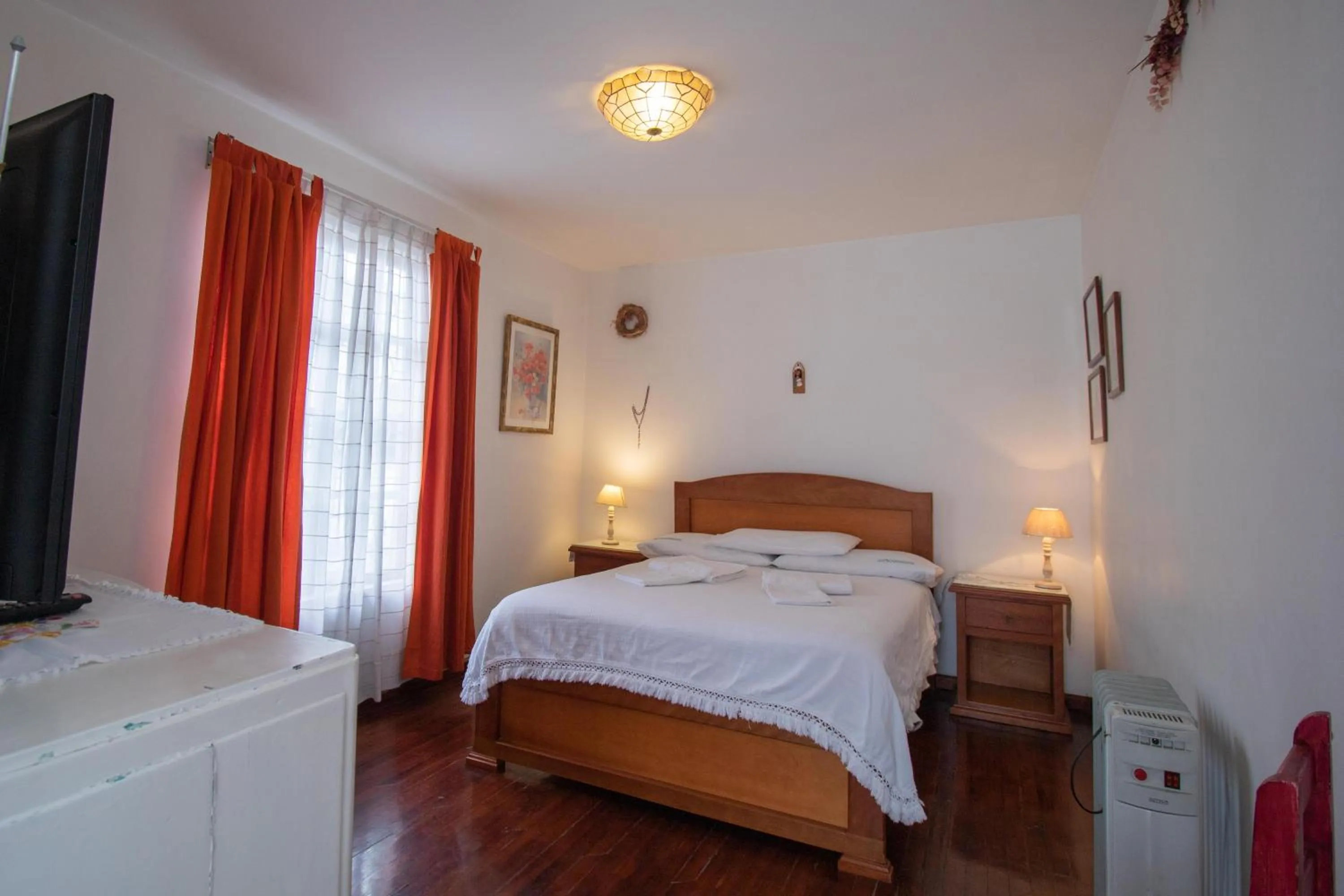 Bed in Sakti Hostal B&B