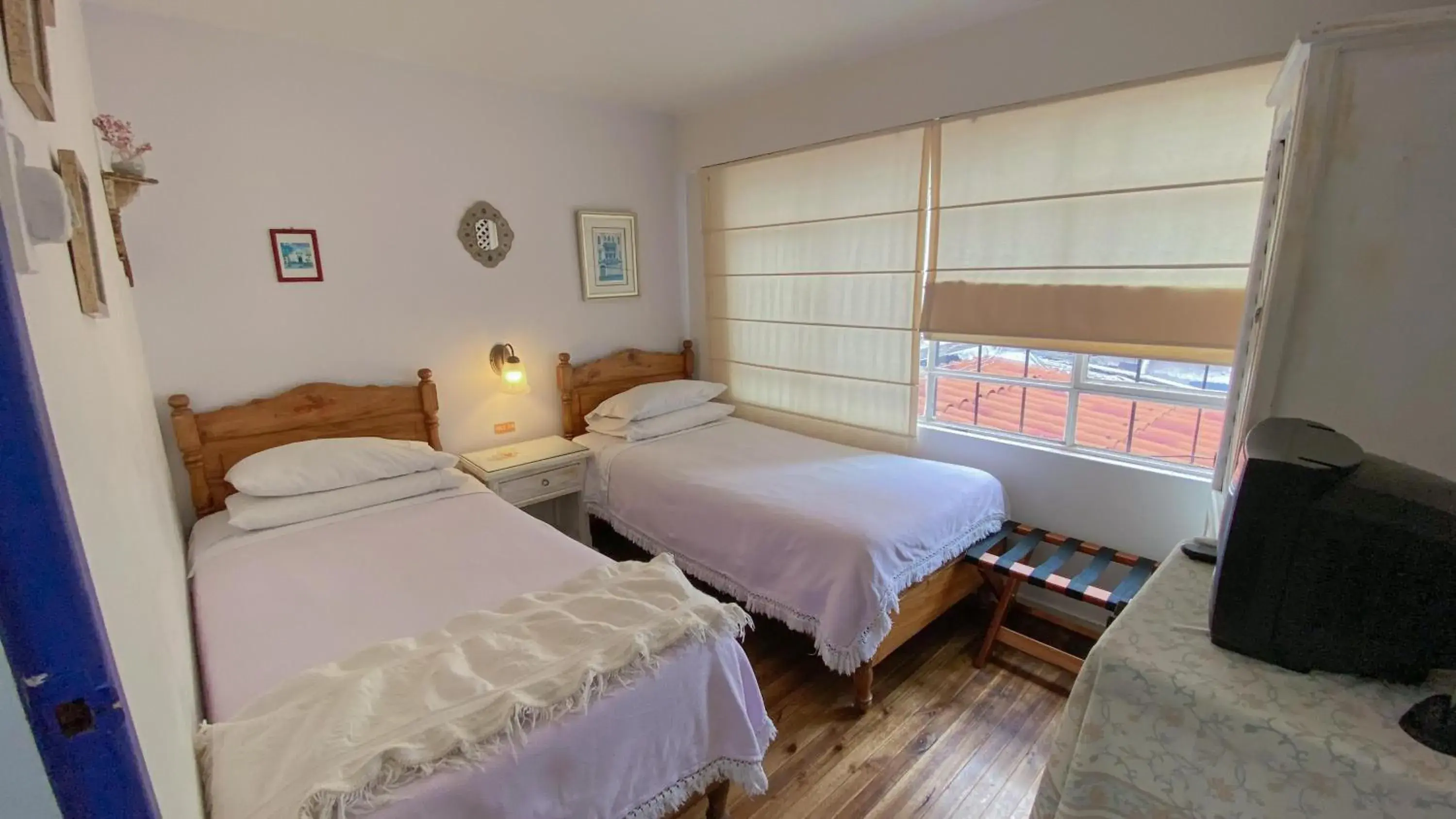 Twin Room - single occupancy in Sakti Hostal B&B Twin Room - single occupancy in Sakti Hostal B&B