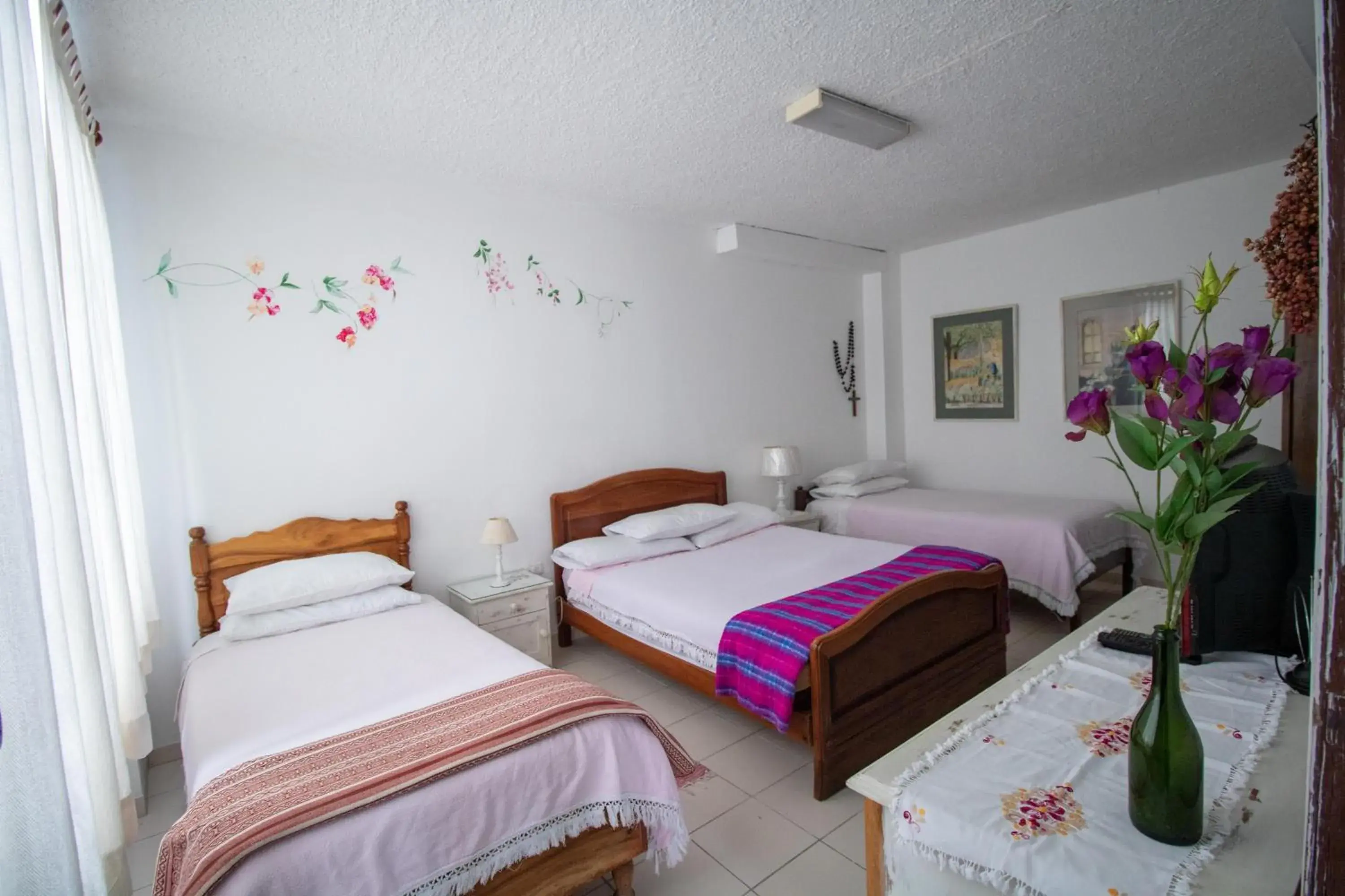 Classic Quadruple Room in Sakti Hostal B&B Classic Quadruple Room in Sakti Hostal B&B