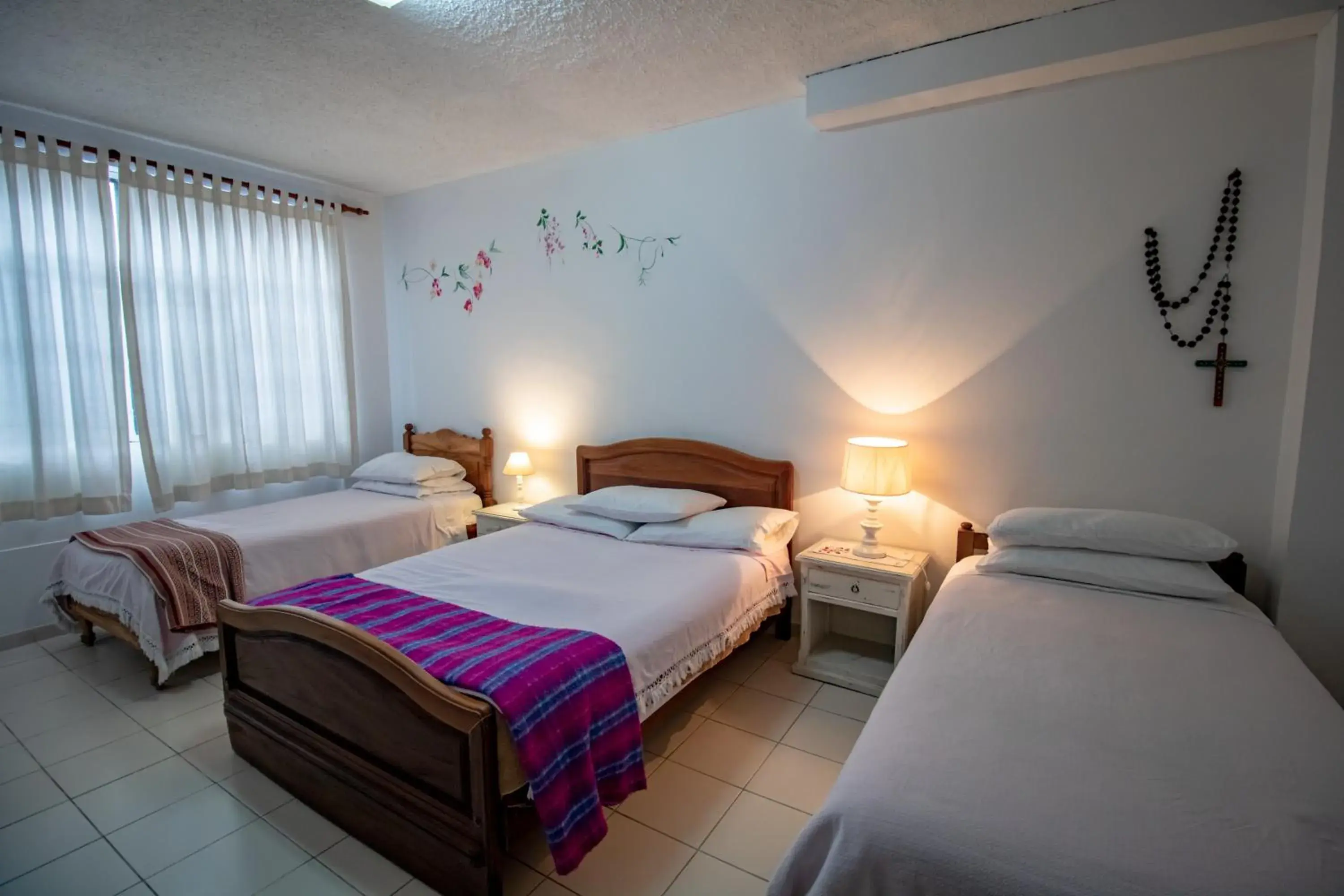 Classic Quadruple Room in Sakti Hostal B&B Classic Quadruple Room in Sakti Hostal B&B