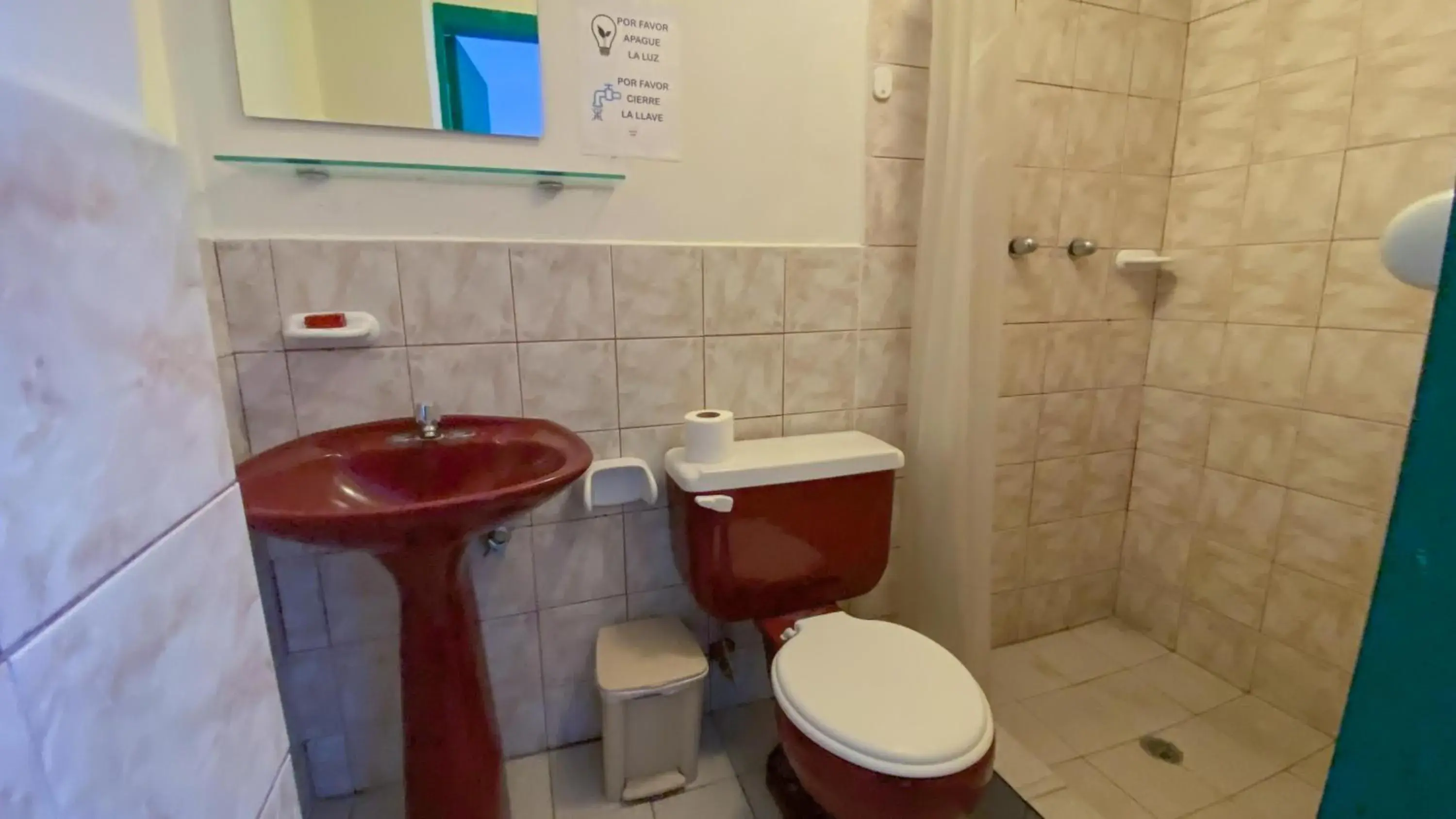 Twin Room - single occupancy in Sakti Hostal B&B Twin Room - single occupancy in Sakti Hostal B&B