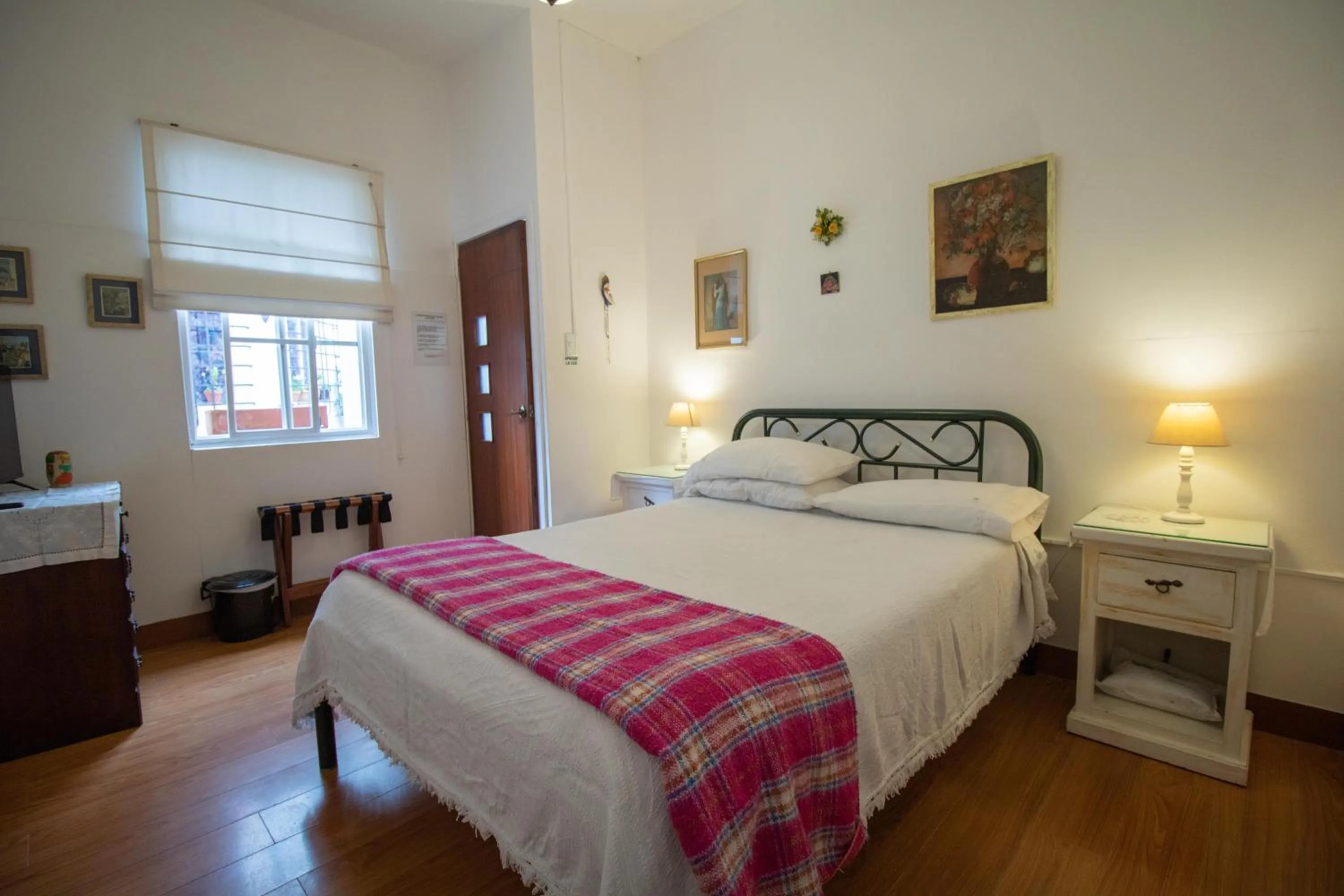 Photo of the whole room, Bed in Sakti Hostal B&B