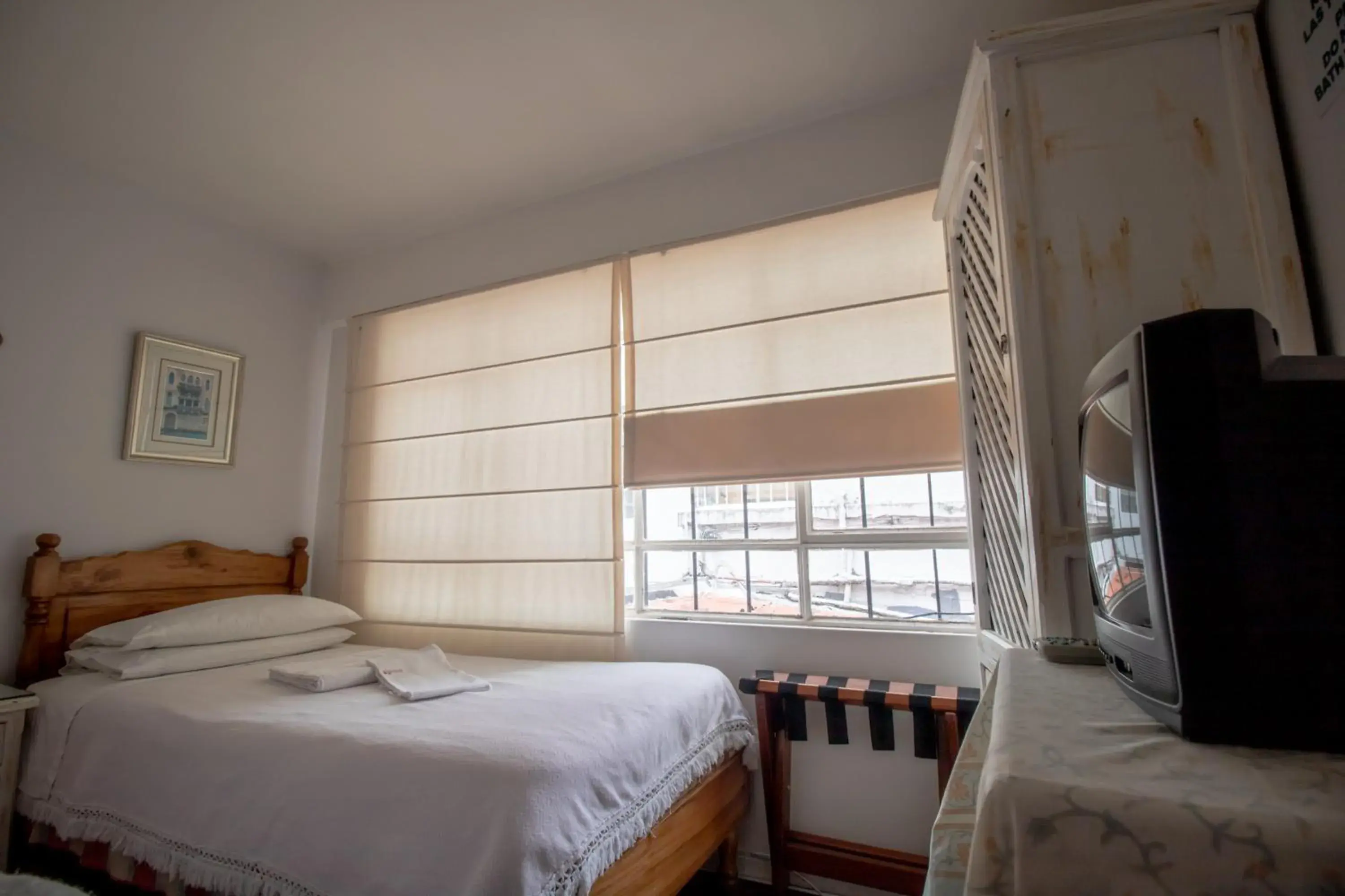 Twin Room - single occupancy in Sakti Hostal B&B Twin Room - single occupancy in Sakti Hostal B&B