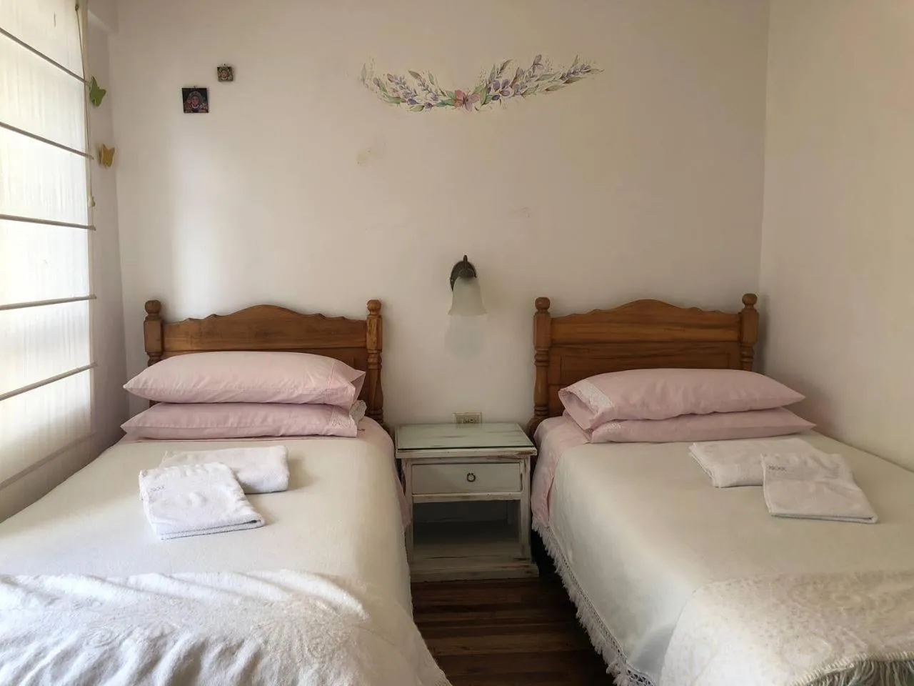 Photo of the whole room, Bed in Sakti Hostal B&B