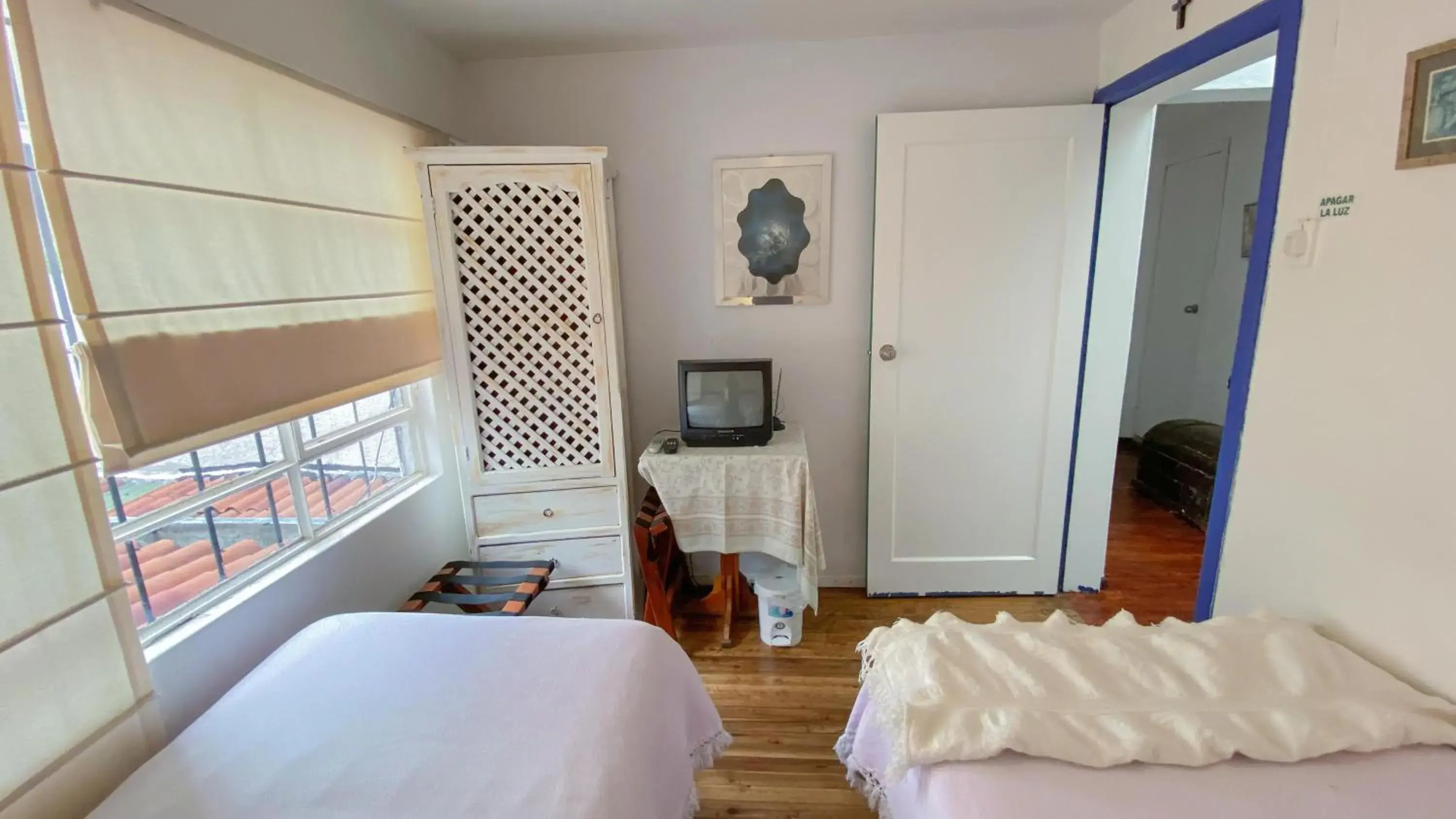 Twin Room - single occupancy in Sakti Hostal B&B Twin Room - single occupancy in Sakti Hostal B&B