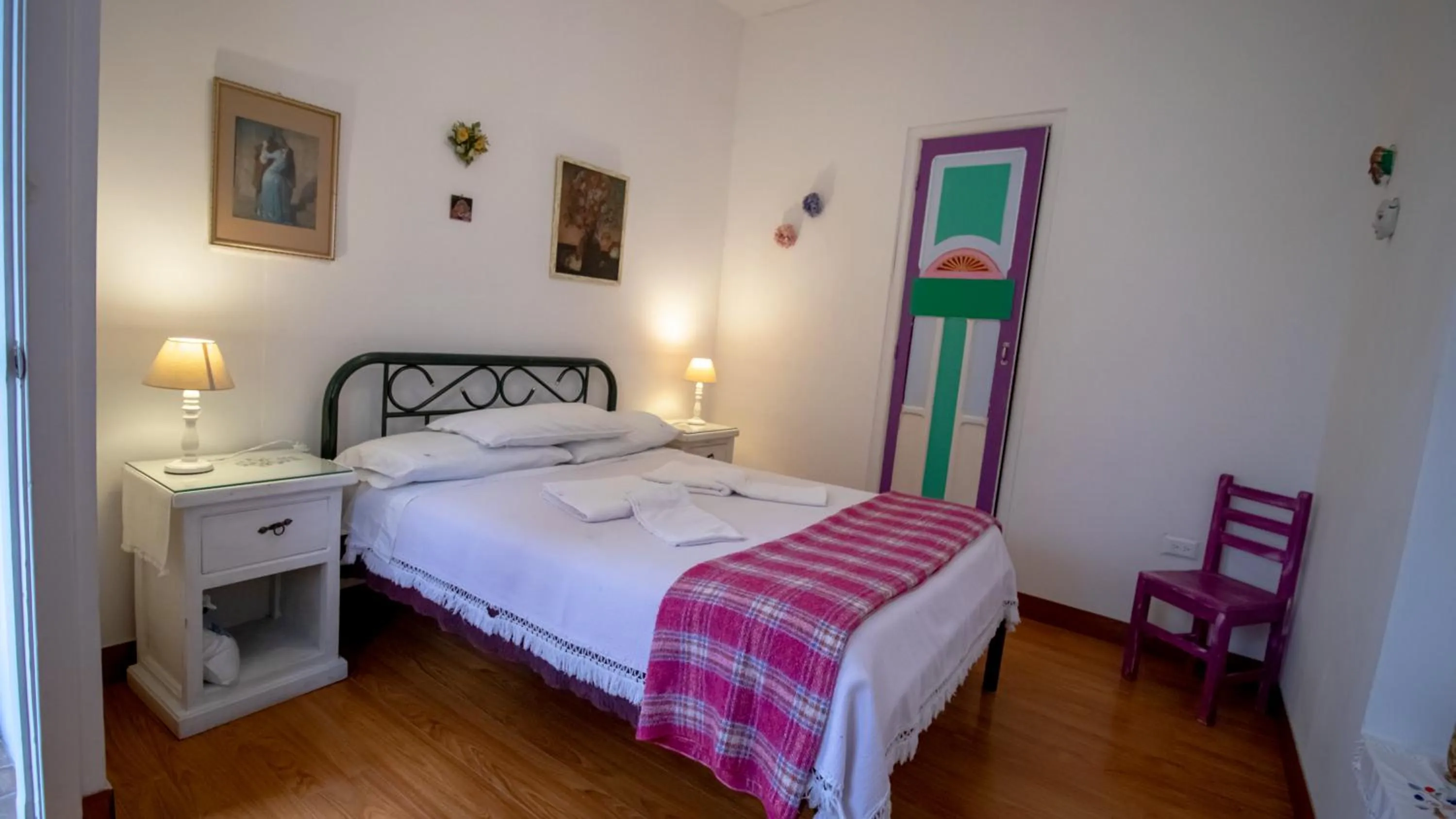 Photo of the whole room, Bed in Sakti Hostal B&B