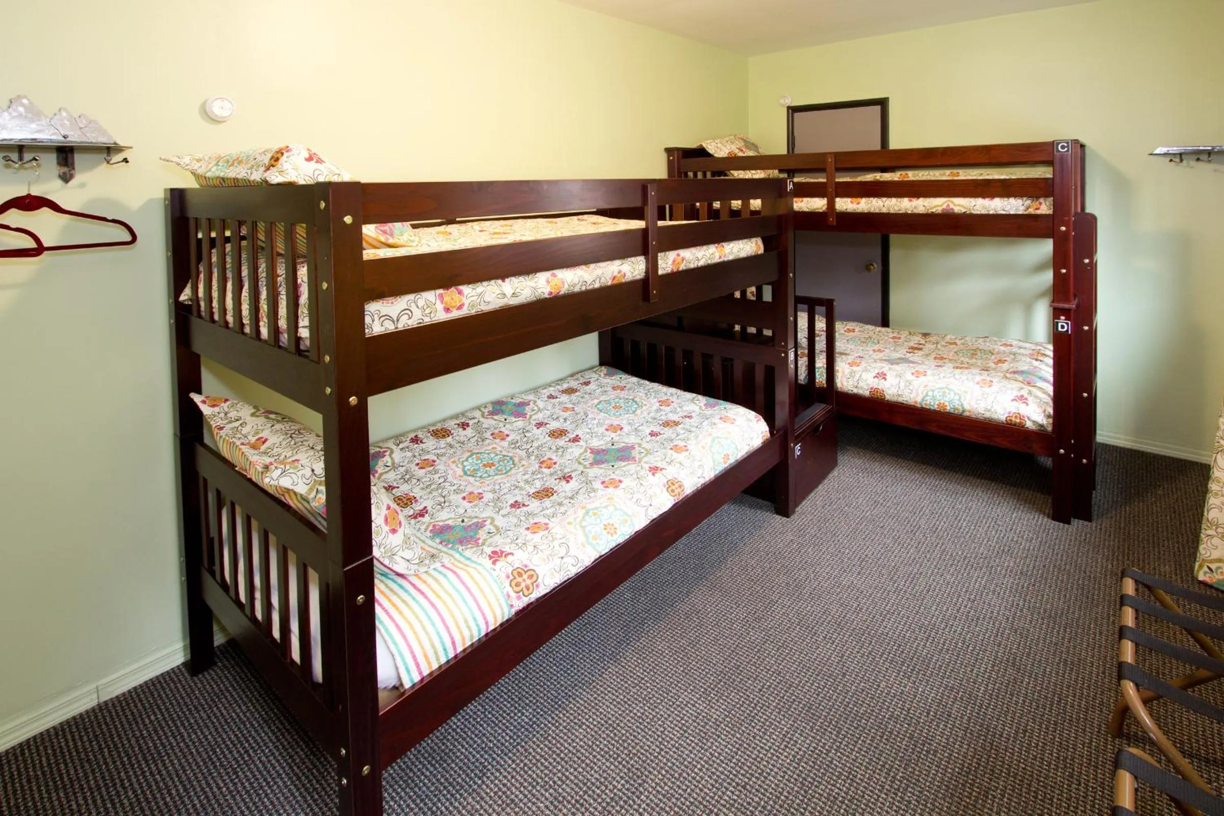 bunk bed, Bed in Moderne Hostel