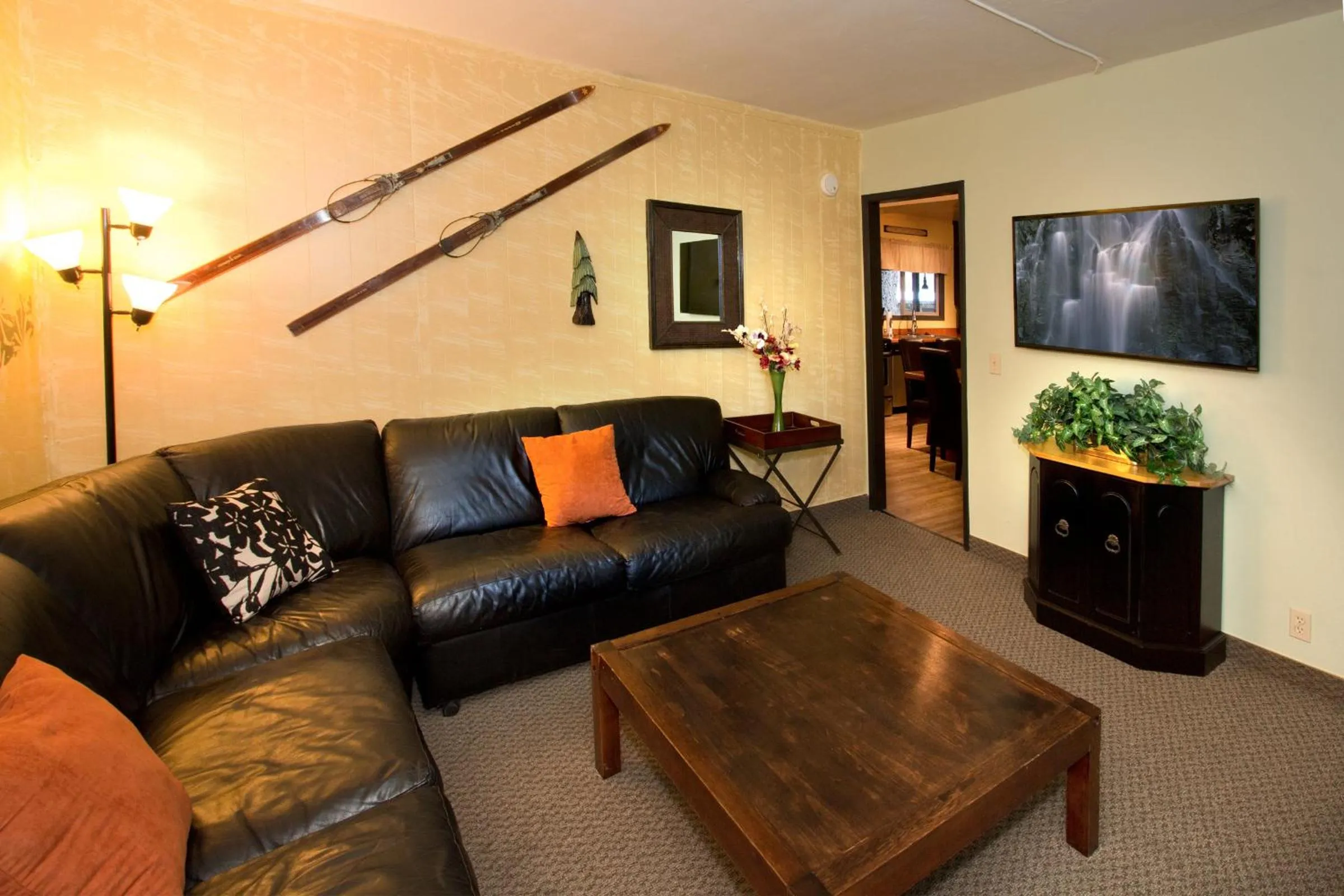 Communal lounge/ TV room in Moderne Hostel