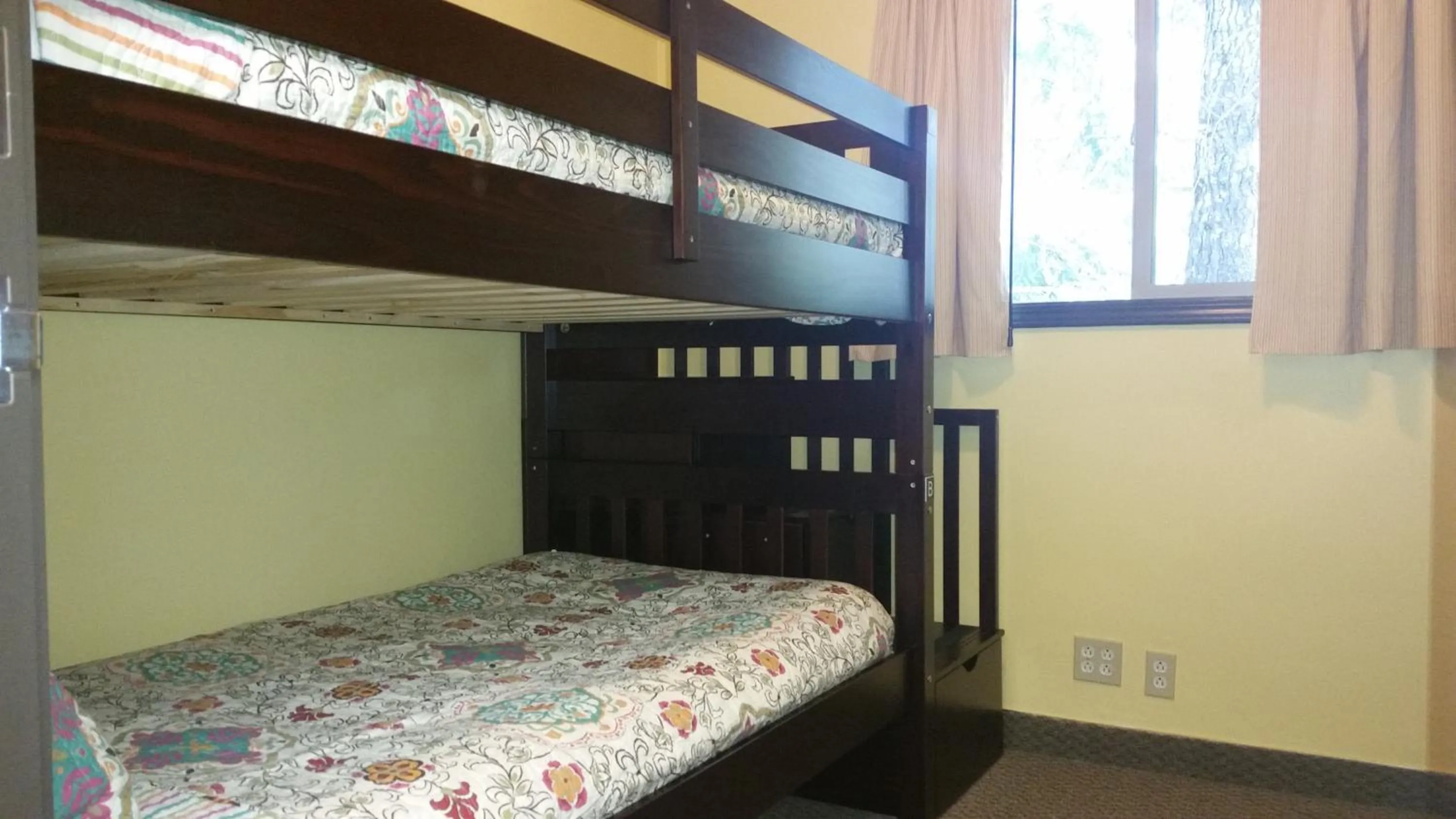 bunk bed, Bed in Moderne Hostel