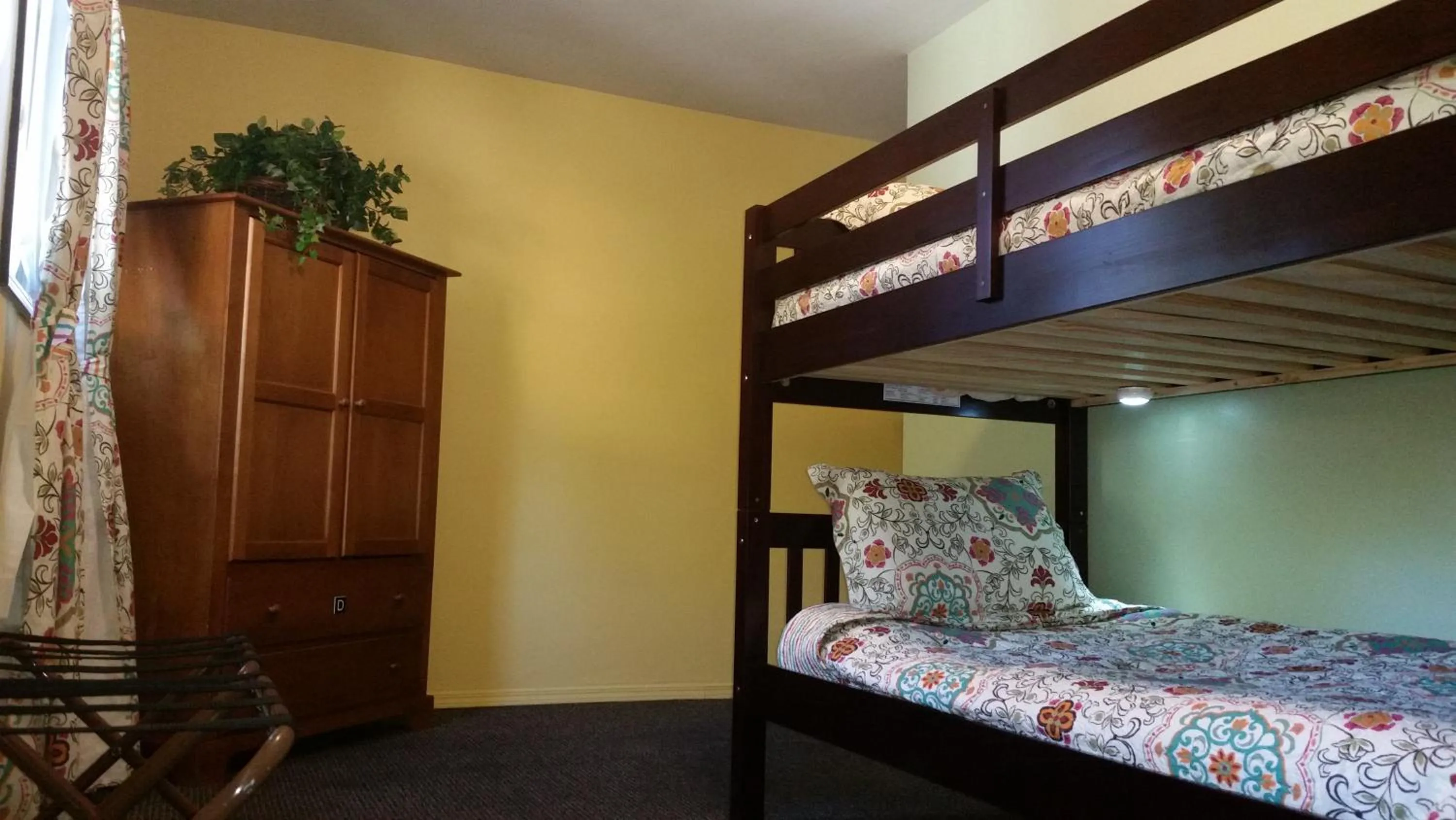 bunk bed, Bed in Moderne Hostel