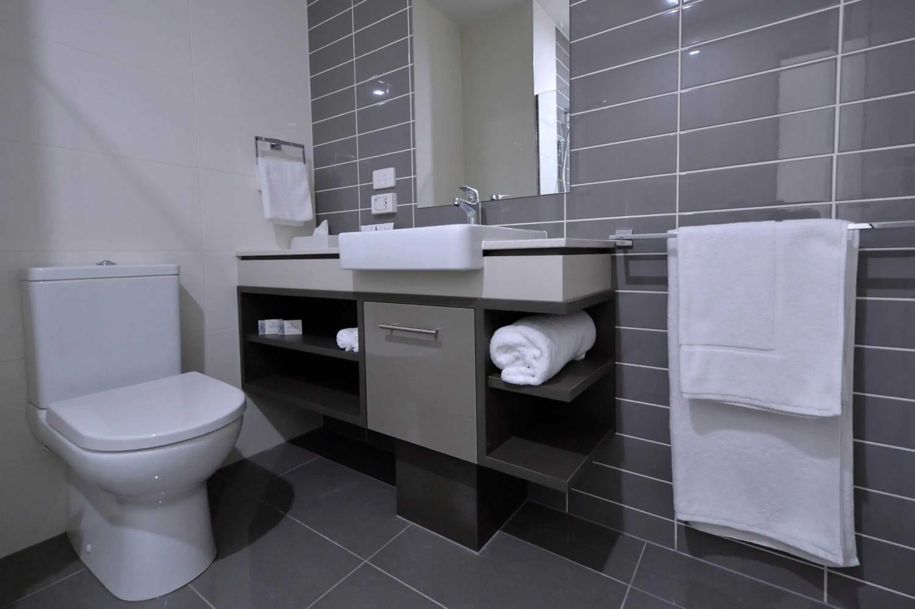 Bathroom in Rydges Palmerston - Darwin Bathroom in Rydges Palmerston - Darwin