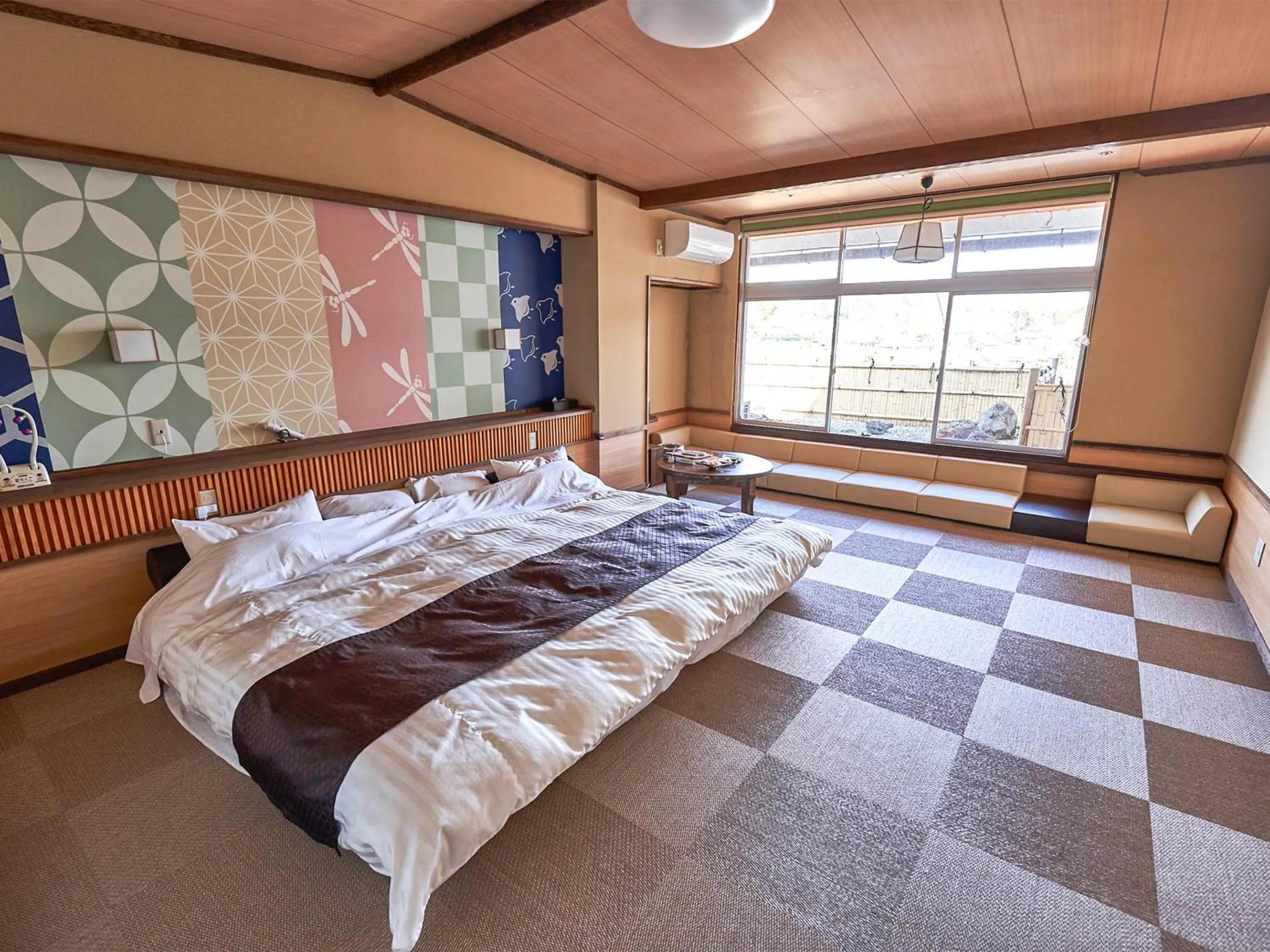 Photo of the whole room, Bed in Kameyama Onsen Hotel