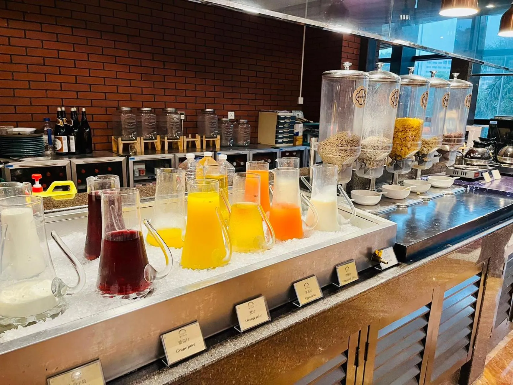 Breakfast in City Hotel Xiamen-Free Welcome Fruits