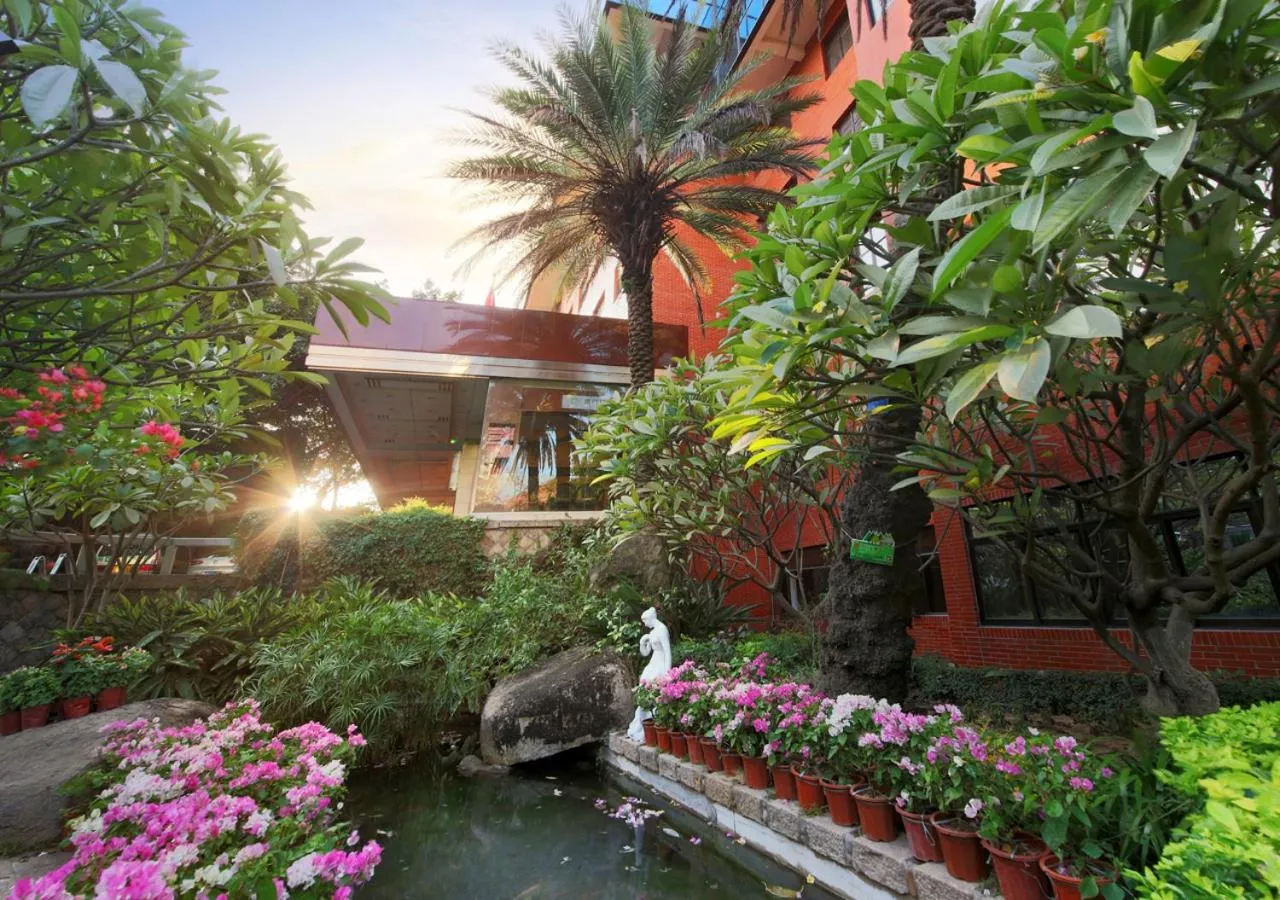 Garden view in City Hotel Xiamen-Free Welcome Fruits