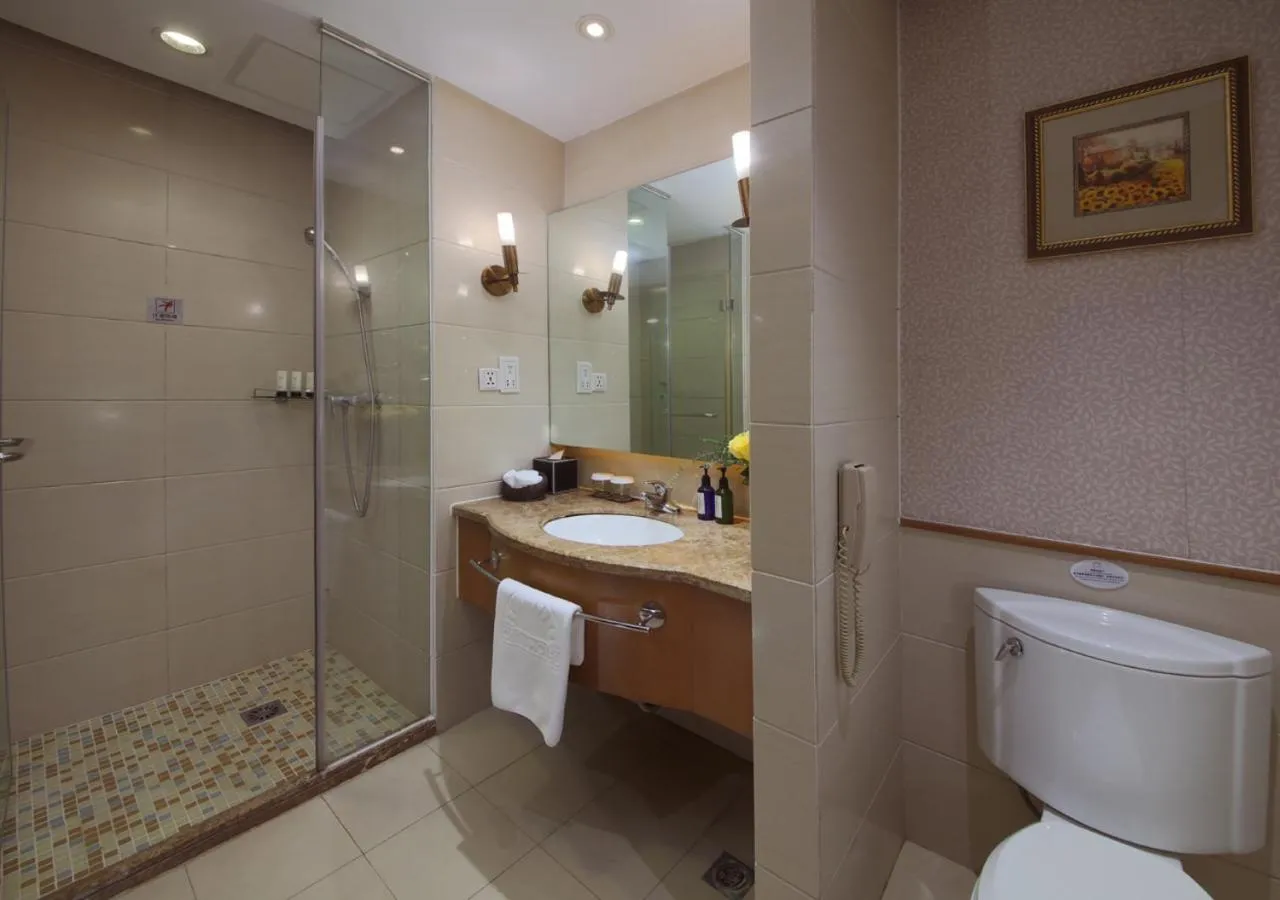 Toilet in City Hotel Xiamen-Free Welcome Fruits