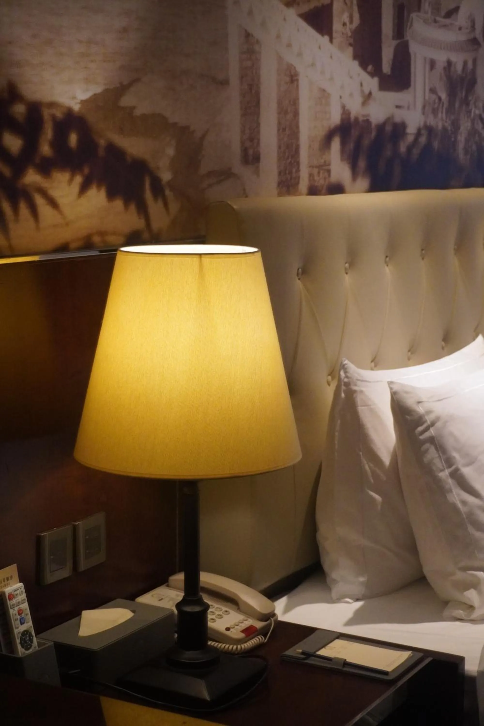 Property building, Bed in City Hotel Xiamen-Free Welcome Fruits