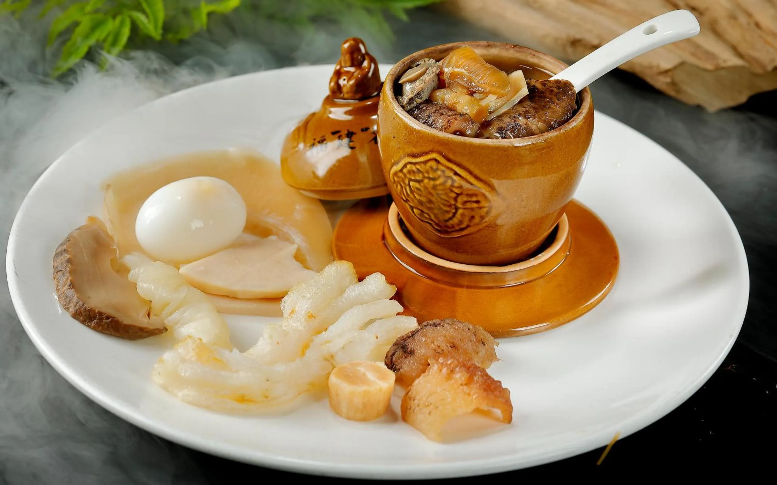 Food and drinks in City Hotel Xiamen-Free Welcome Fruits