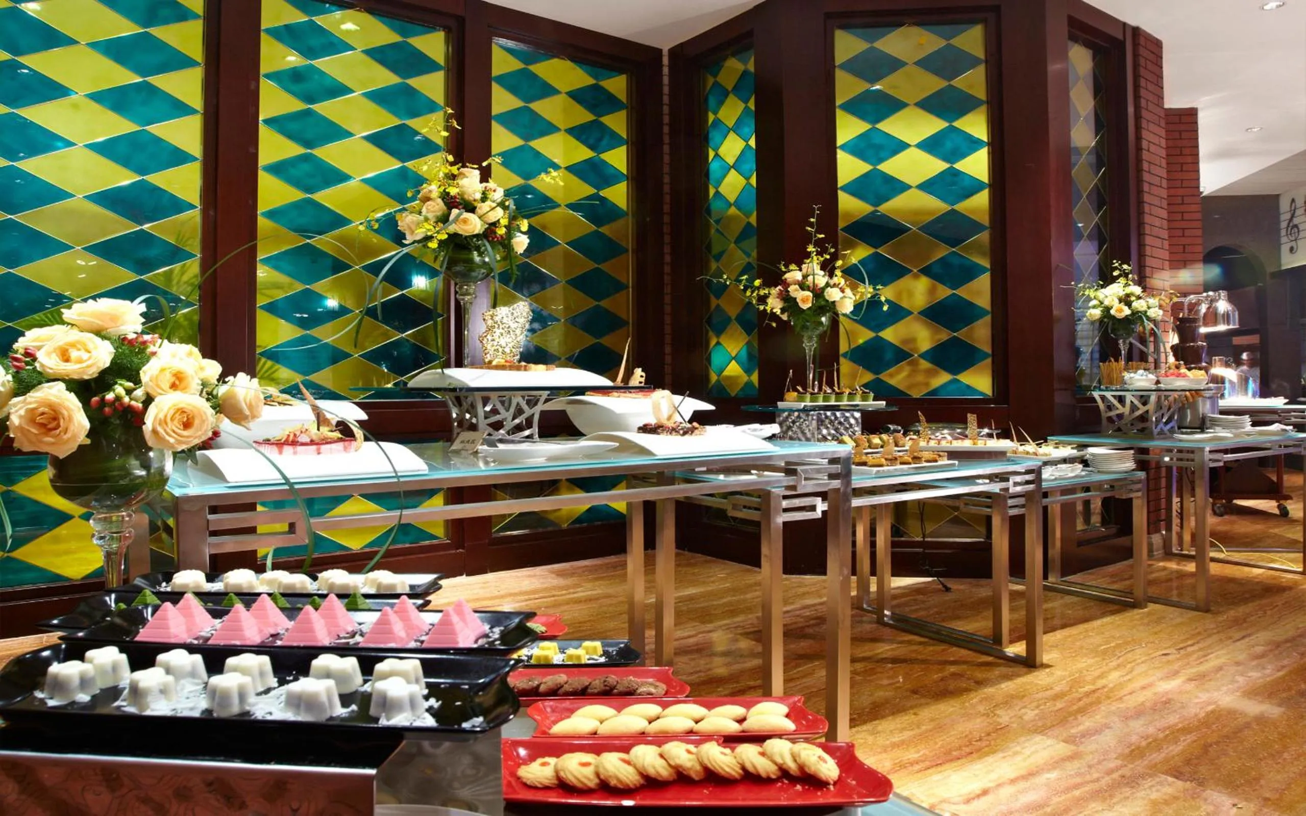 Restaurant/places to eat in City Hotel Xiamen-Free Welcome Fruits