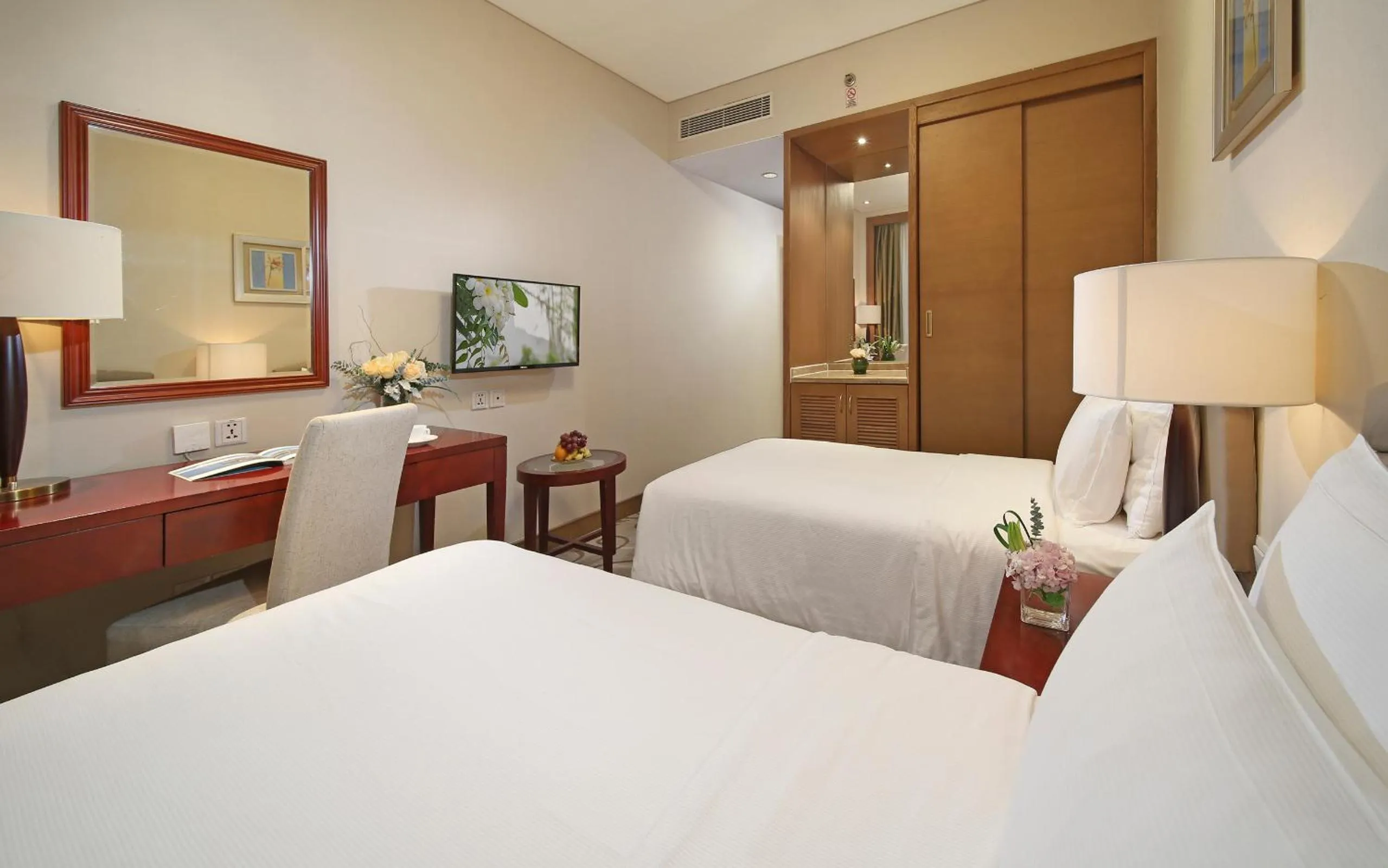 Bedroom, Bed in City Hotel Xiamen-Free Welcome Fruits