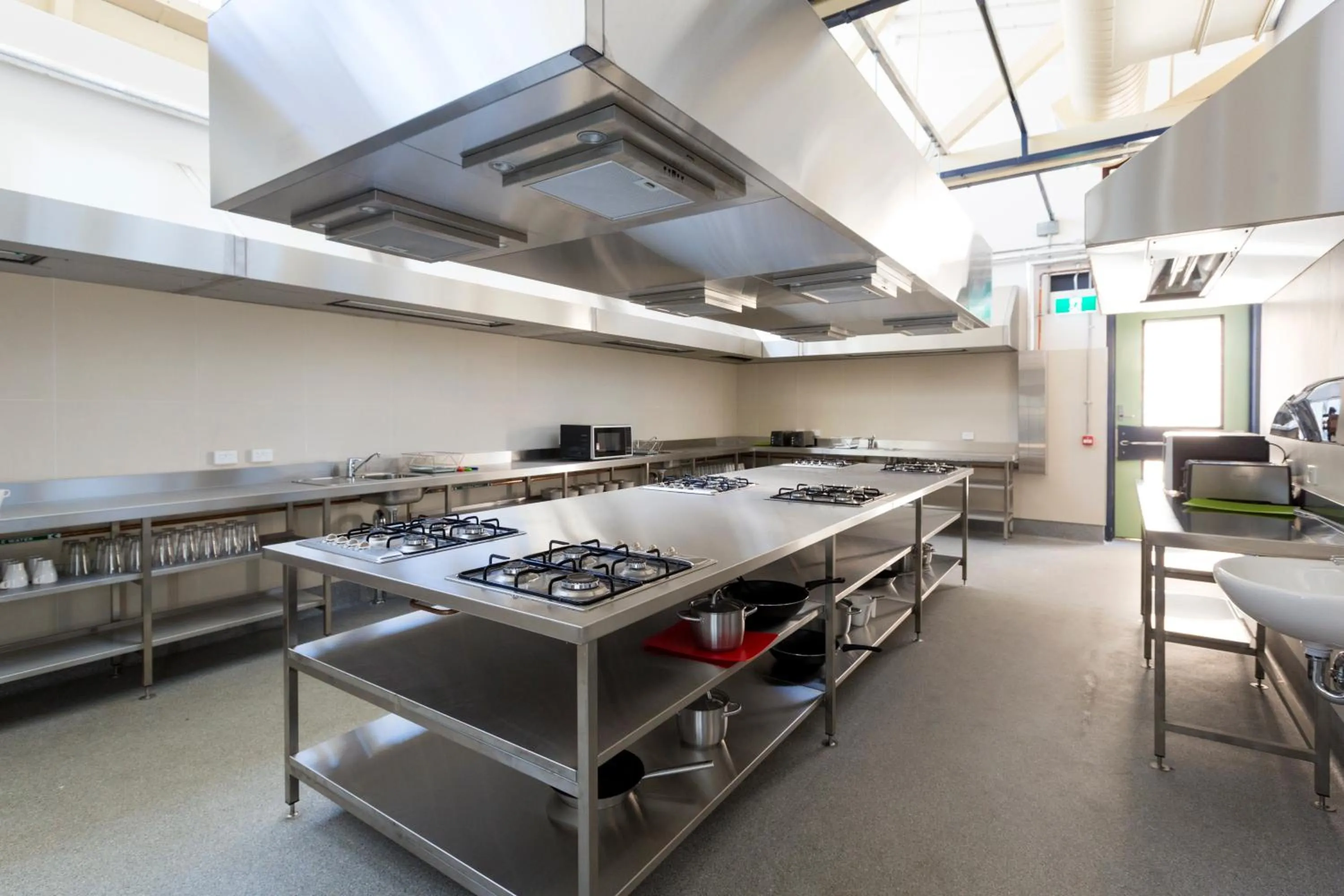Communal kitchen in YHA Fremantle Prison