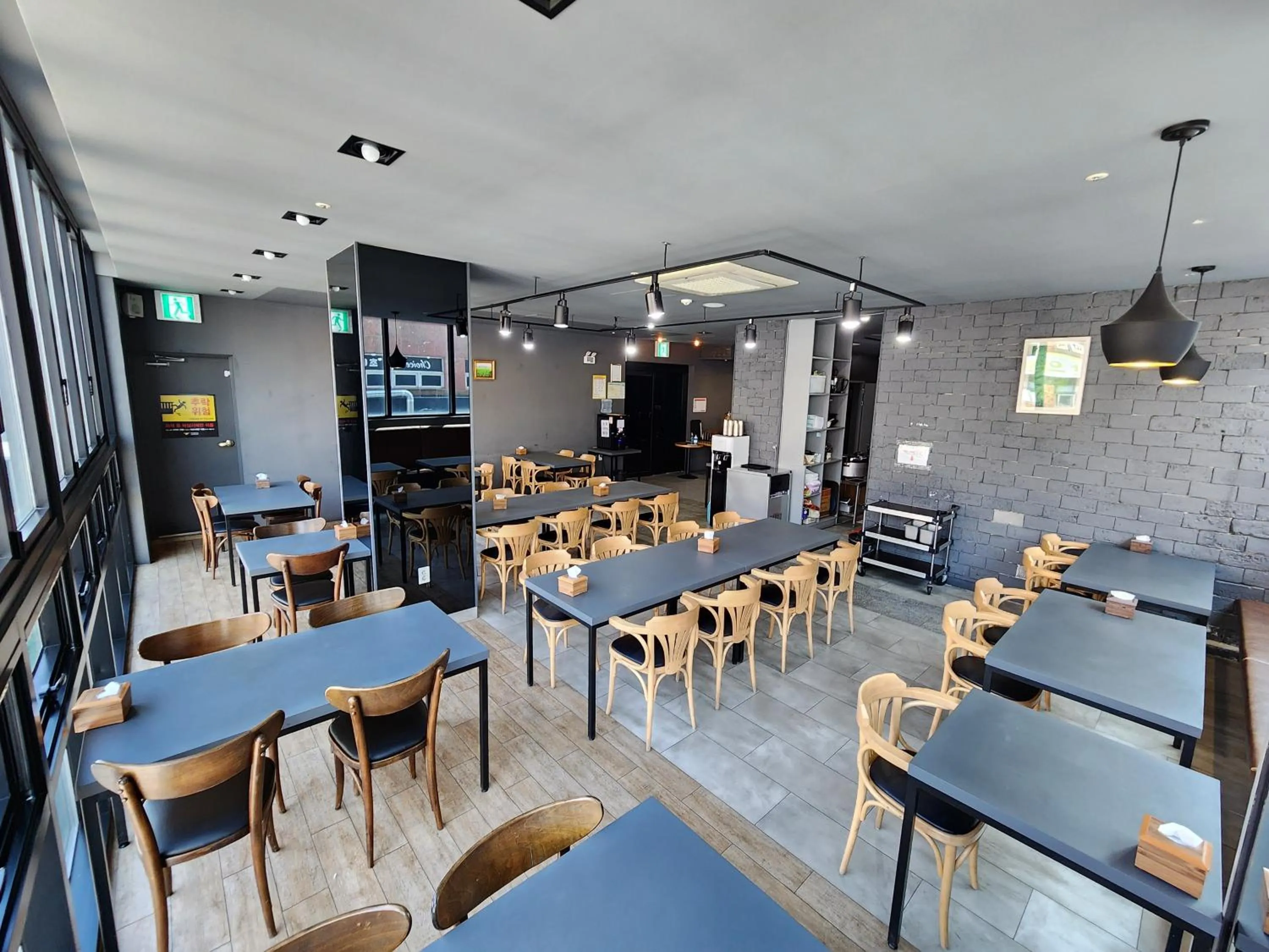 Restaurant/places to eat in Hotel Haema