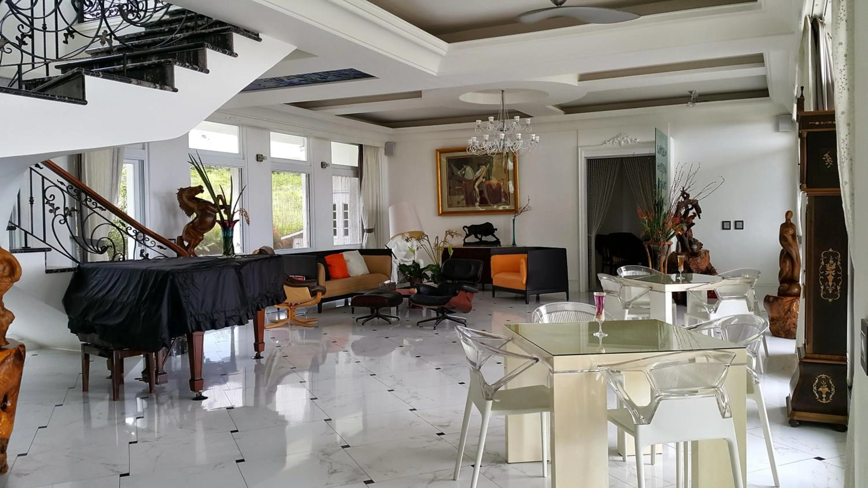 Communal lounge/ TV room in Dear Garden